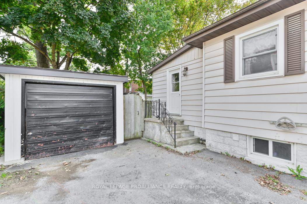 Photo 21 of Unit B, 21 Burton Street, Belleville, Belleville Ward — HOMEH