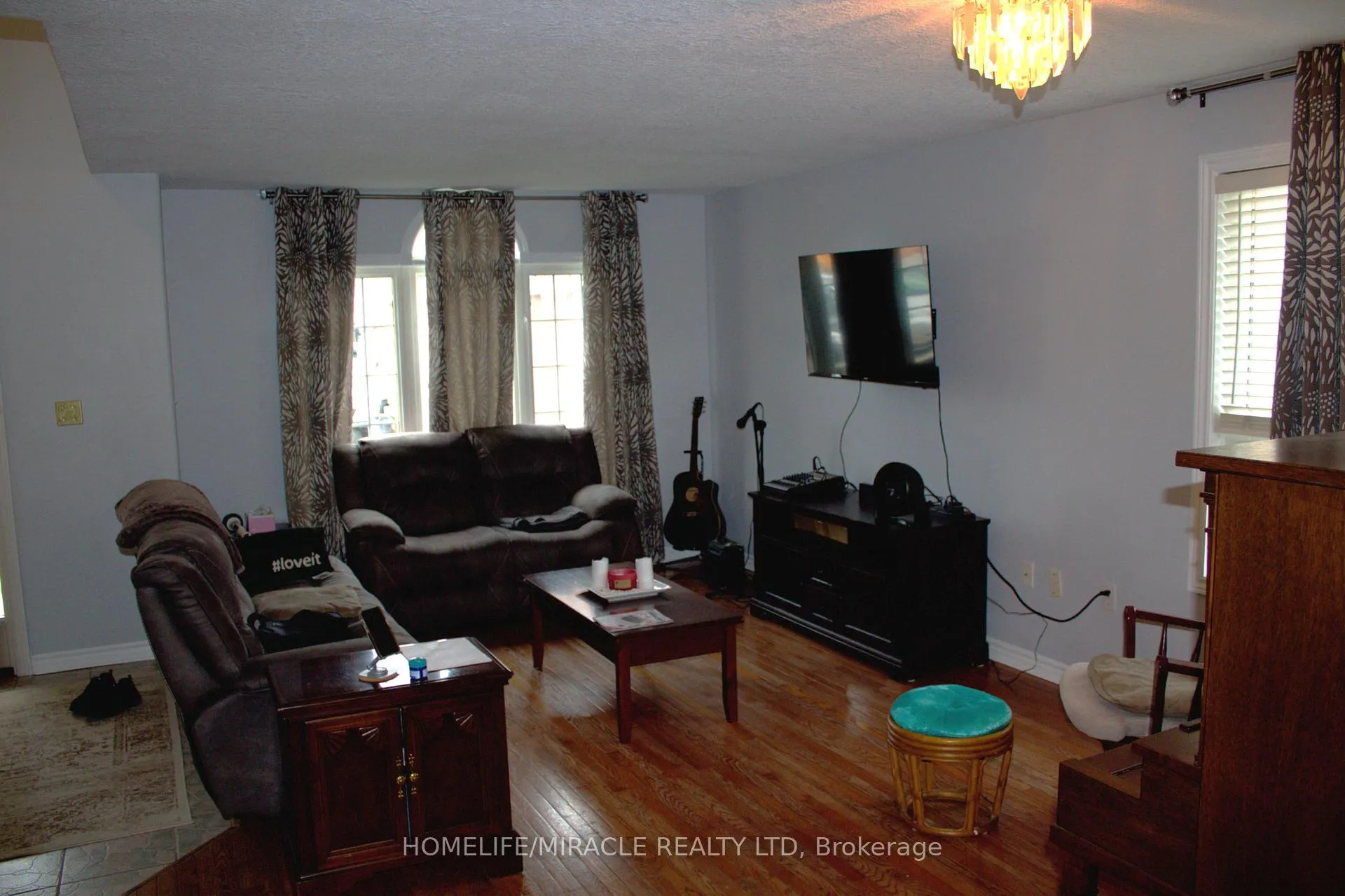 Photo 5 of 38 Dunsmore Lane, Barrie, 400 East — HOMEH