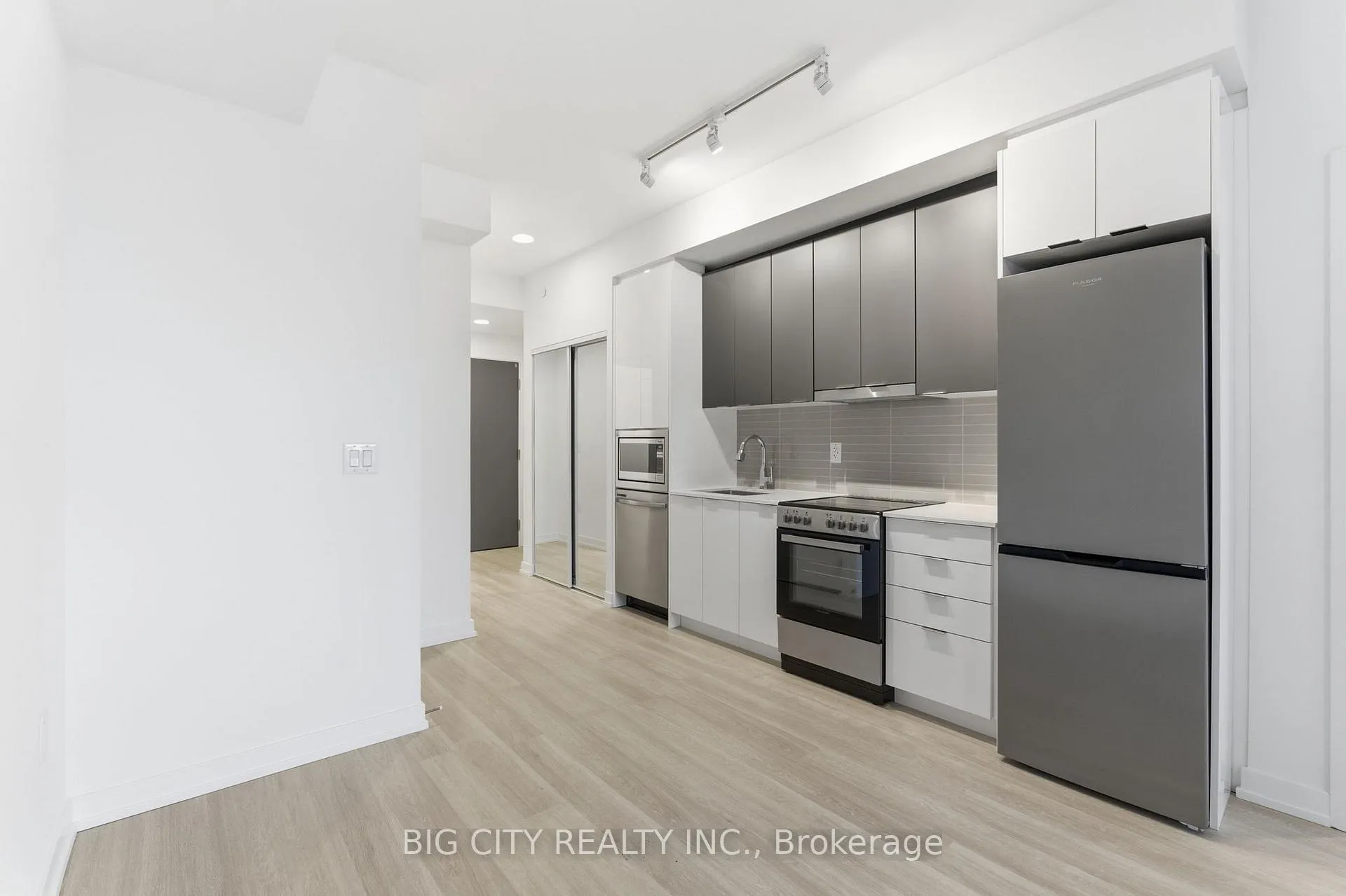 Photo 4 of Unit 202, 9763 Markham Road, Markham, Greensborough — HOMEH