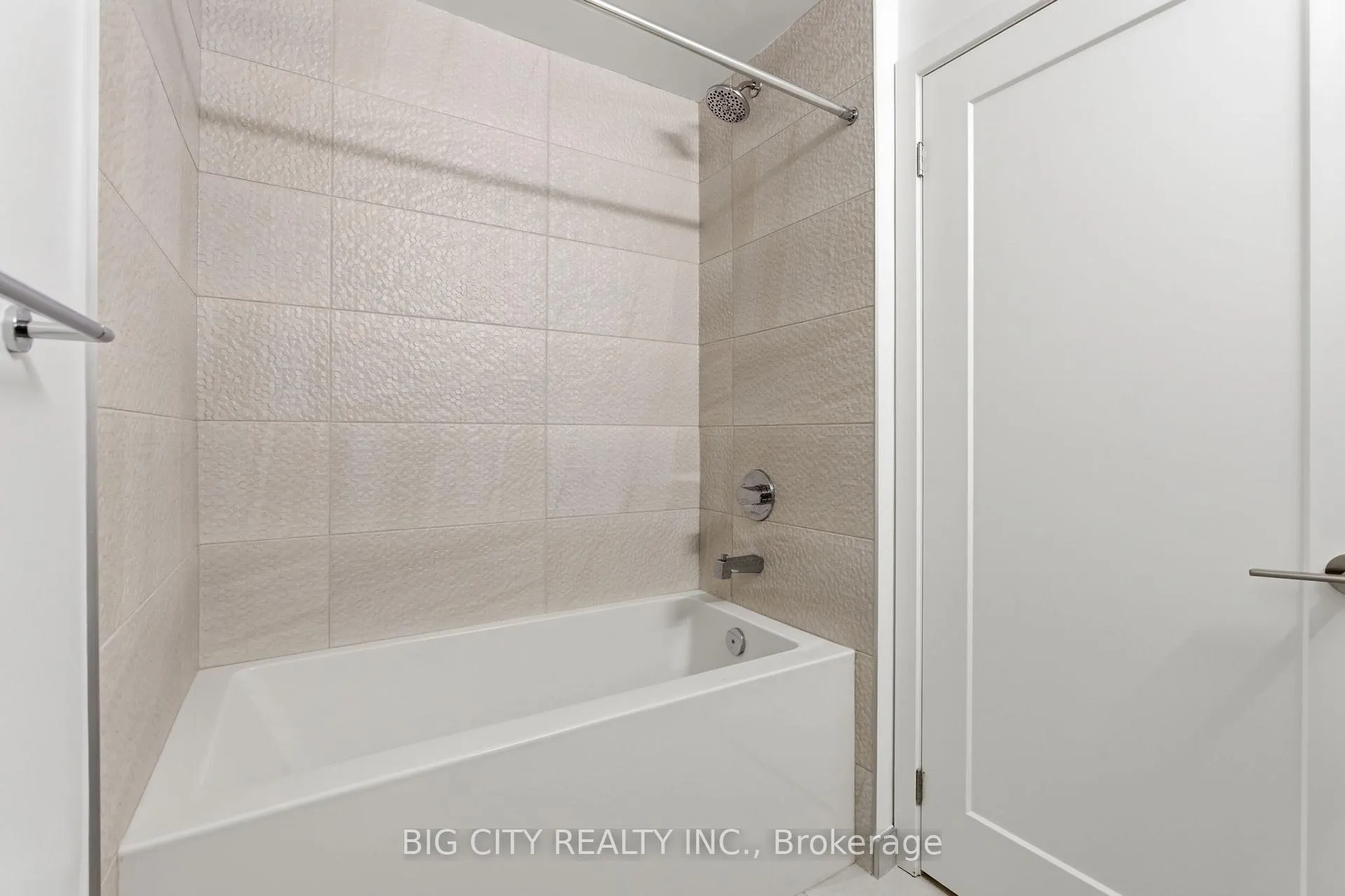 Photo 16 of Unit 202, 9763 Markham Road, Markham, Greensborough — HOMEH