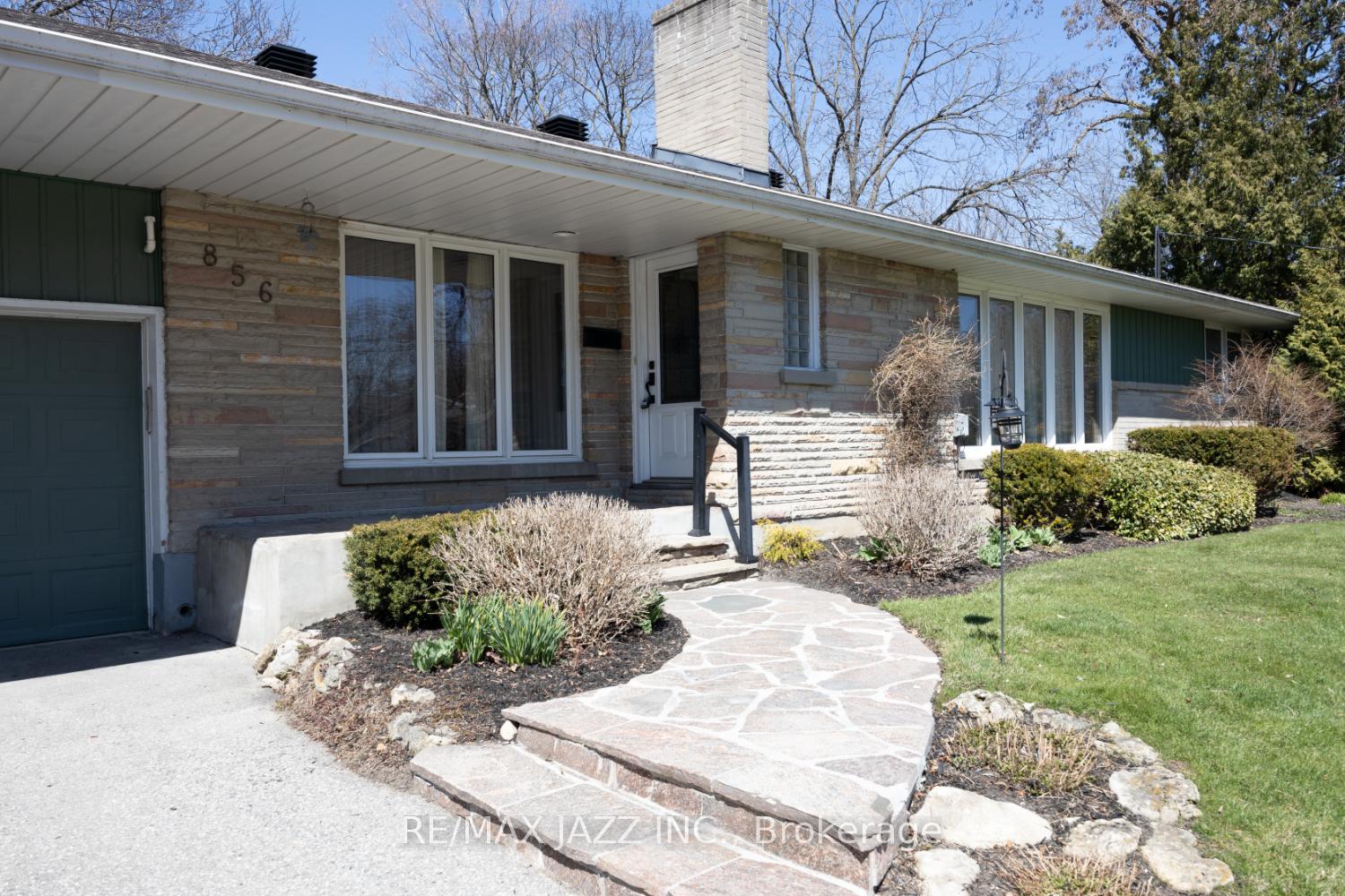 Photo 2 of 856 Beaufort Avenue, Oshawa, Eastdale — HOMEH