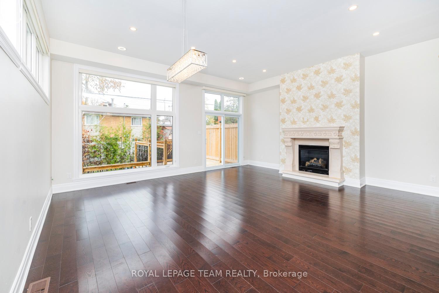 Photo 10 of 285 Zephyr Avenue, Ottawa, Britannia — HOMEH