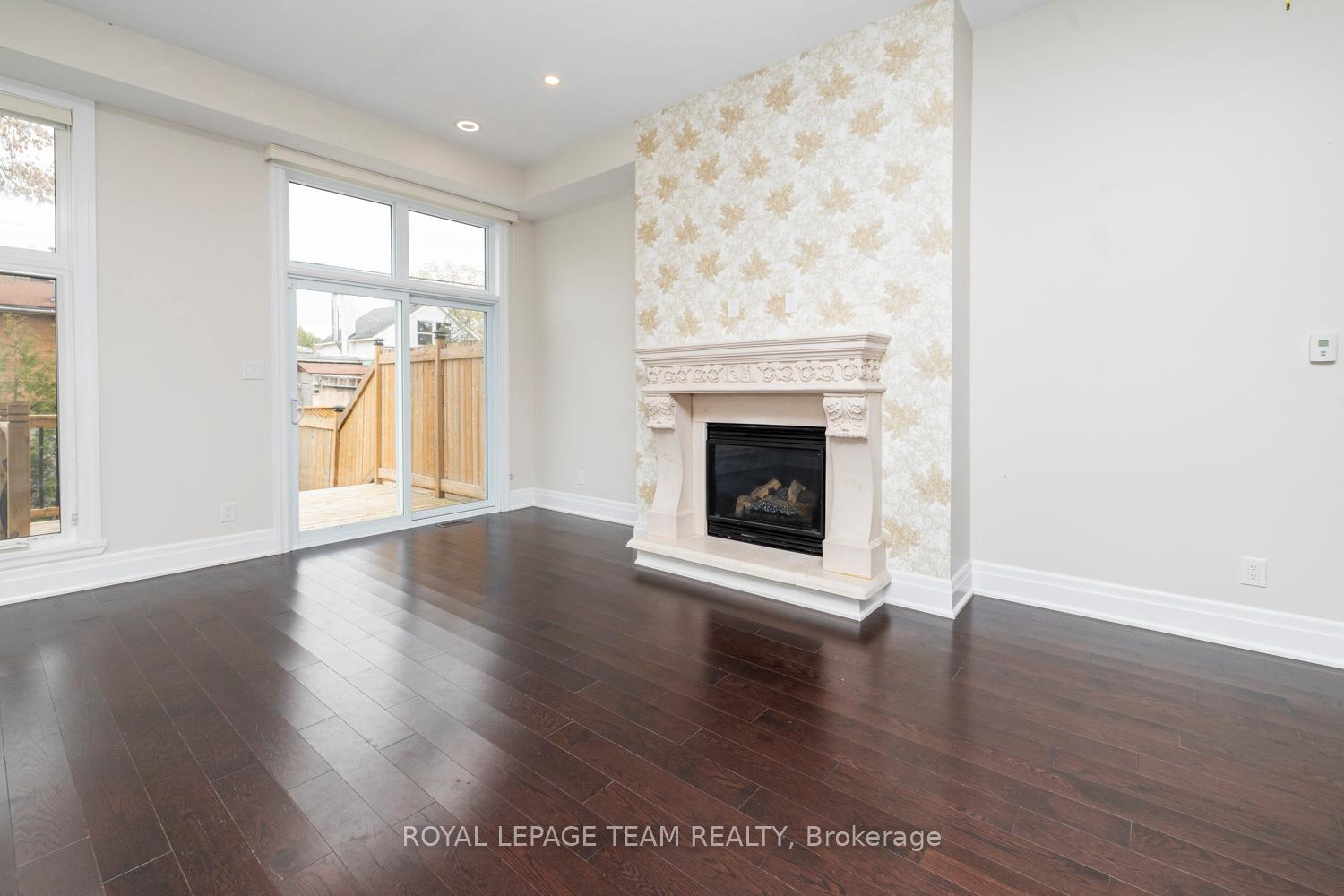 Photo 11 of 285 Zephyr Avenue, Ottawa, Britannia — HOMEH