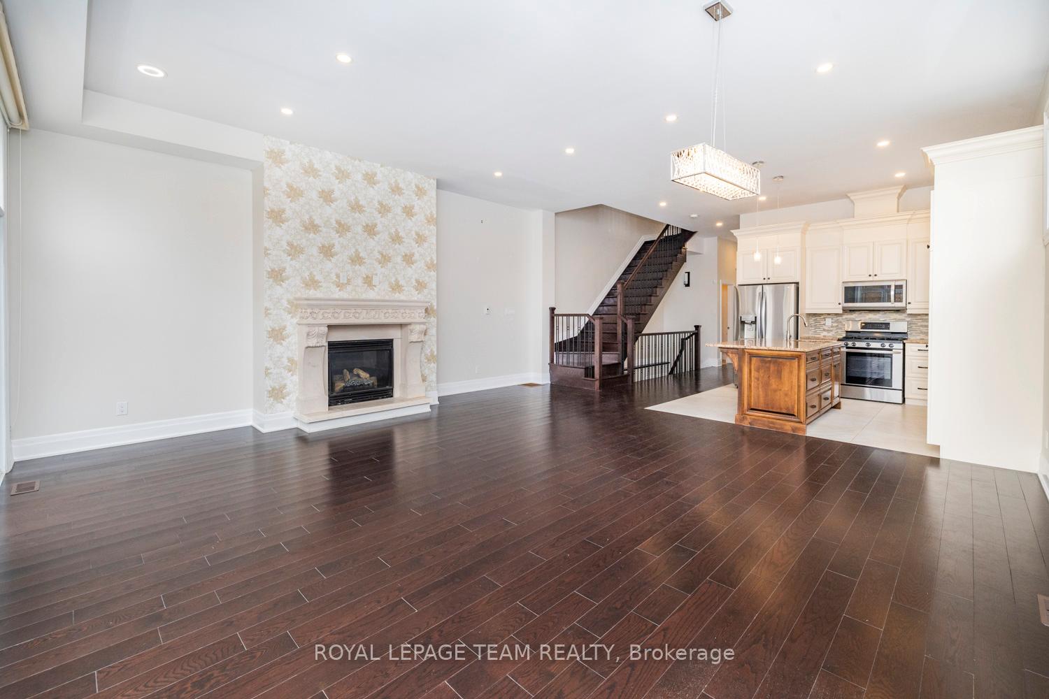 Photo 14 of 285 Zephyr Avenue, Ottawa, Britannia — HOMEH