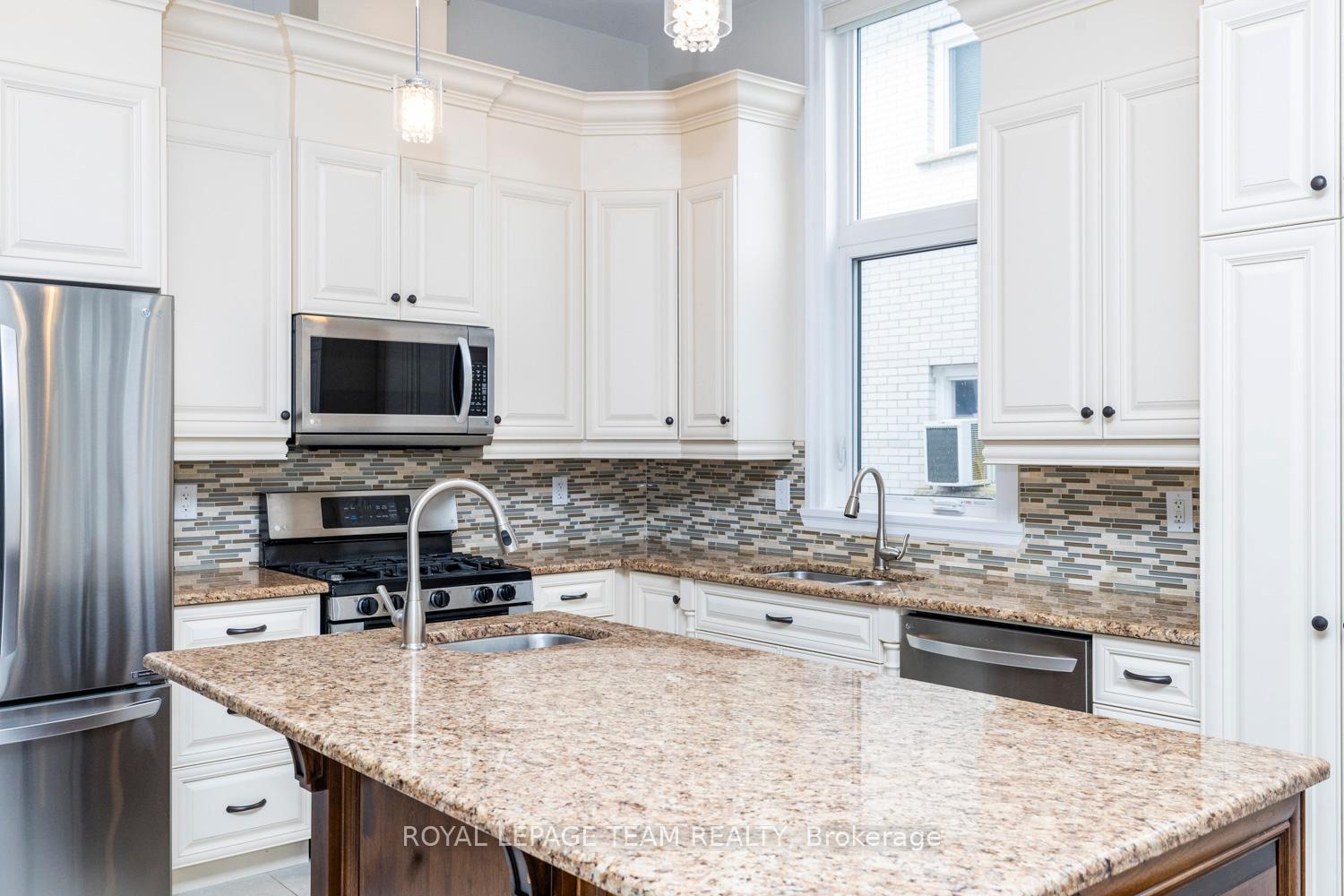 Photo 16 of 285 Zephyr Avenue, Ottawa, Britannia — HOMEH
