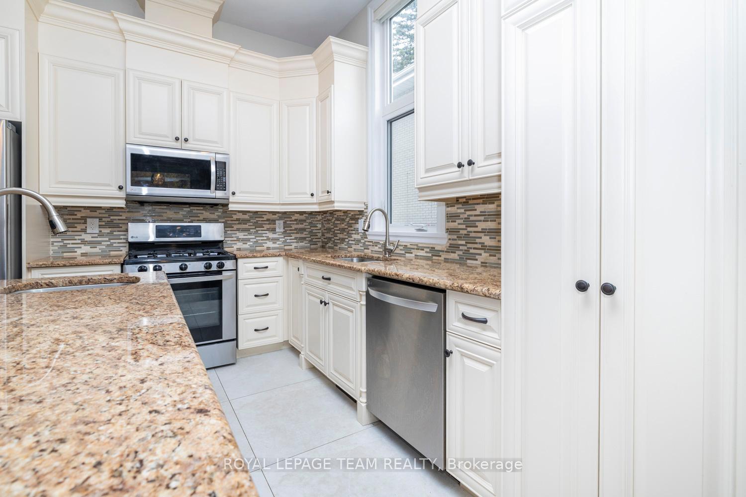 Photo 17 of 285 Zephyr Avenue, Ottawa, Britannia — HOMEH