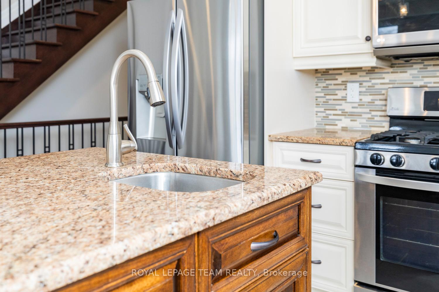 Photo 20 of 285 Zephyr Avenue, Ottawa, Britannia — HOMEH
