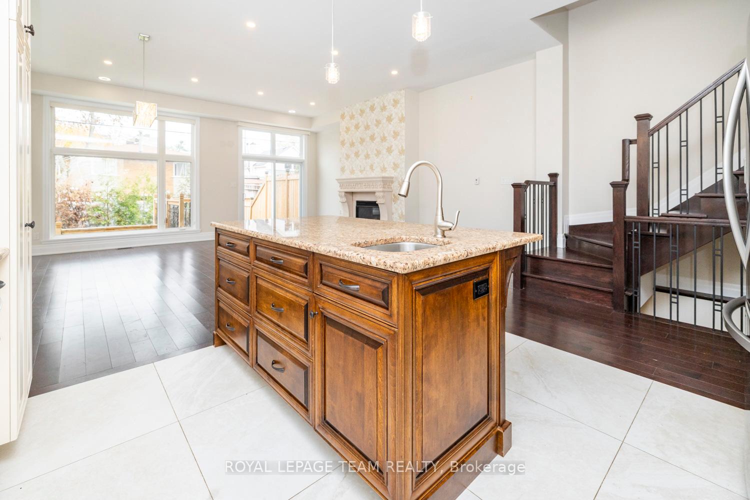 Photo 22 of 285 Zephyr Avenue, Ottawa, Britannia — HOMEH