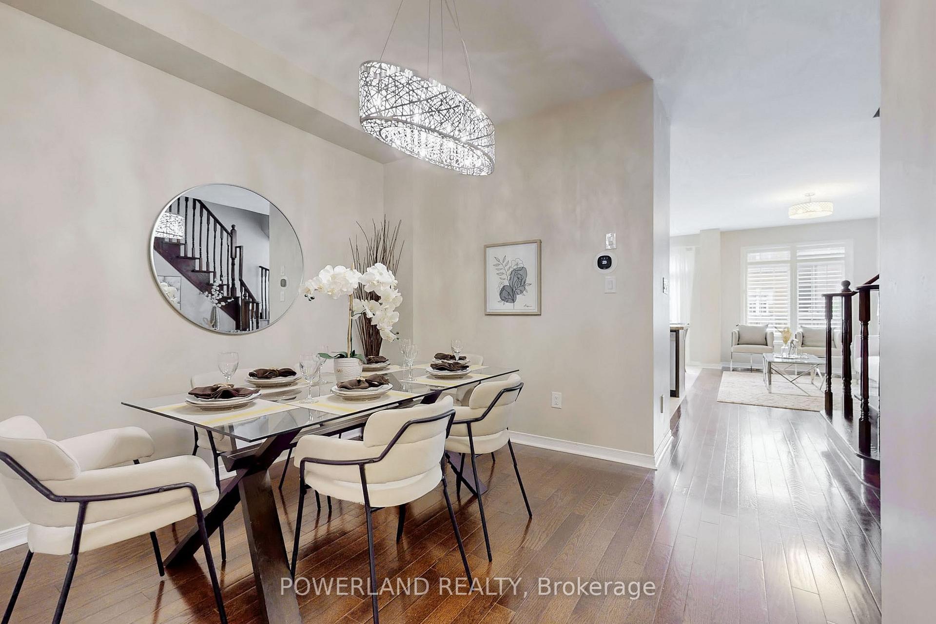 Photo 10 of 111 Spruce Pine Crescent, Vaughan, Patterson — HOMEH
