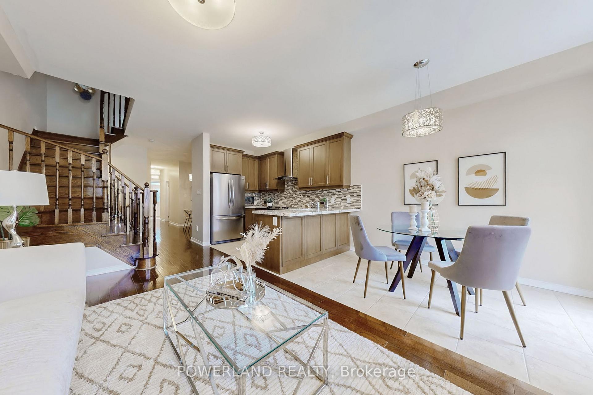 Photo 14 of 111 Spruce Pine Crescent, Vaughan, Patterson — HOMEH