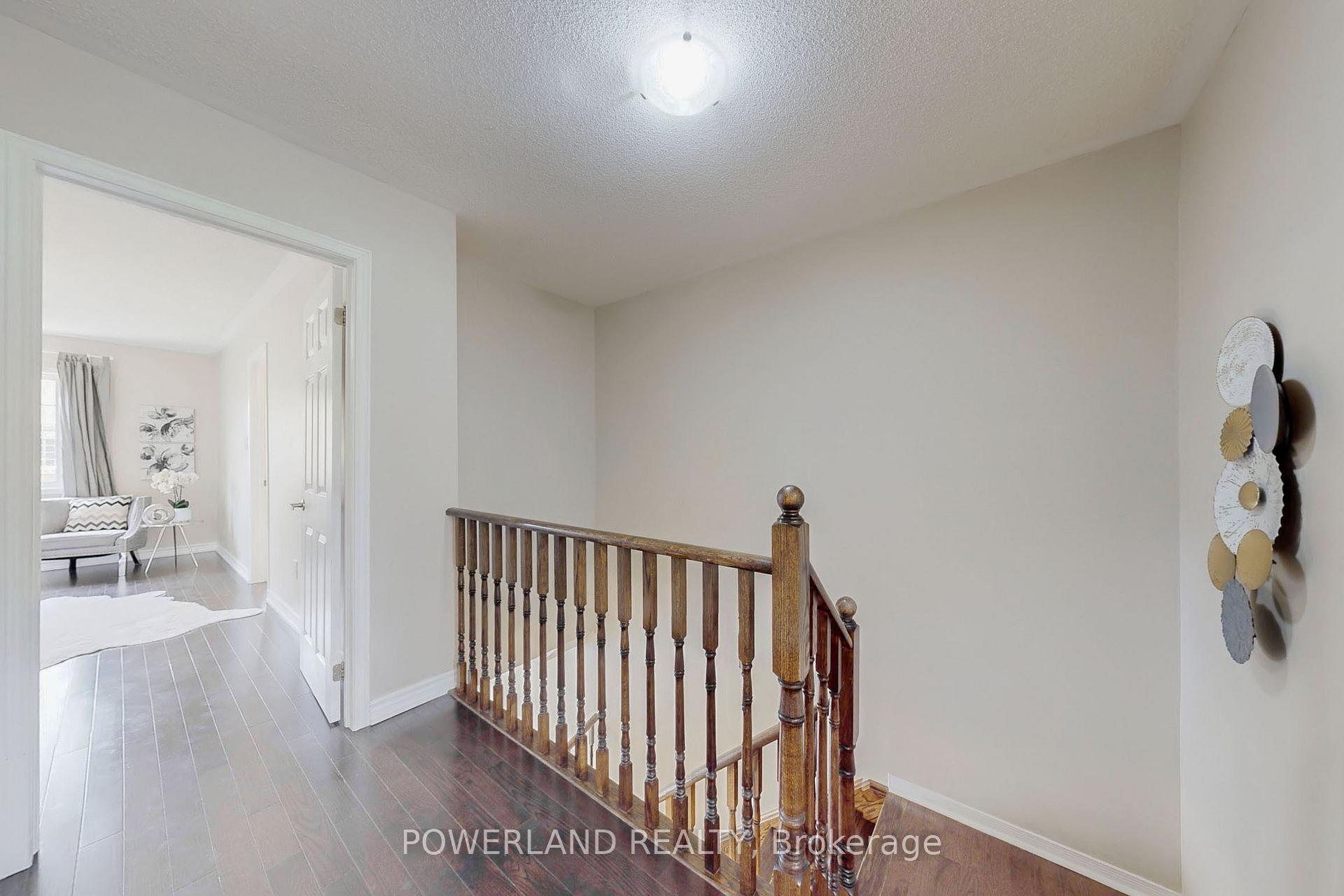Photo 19 of 111 Spruce Pine Crescent, Vaughan, Patterson — HOMEH