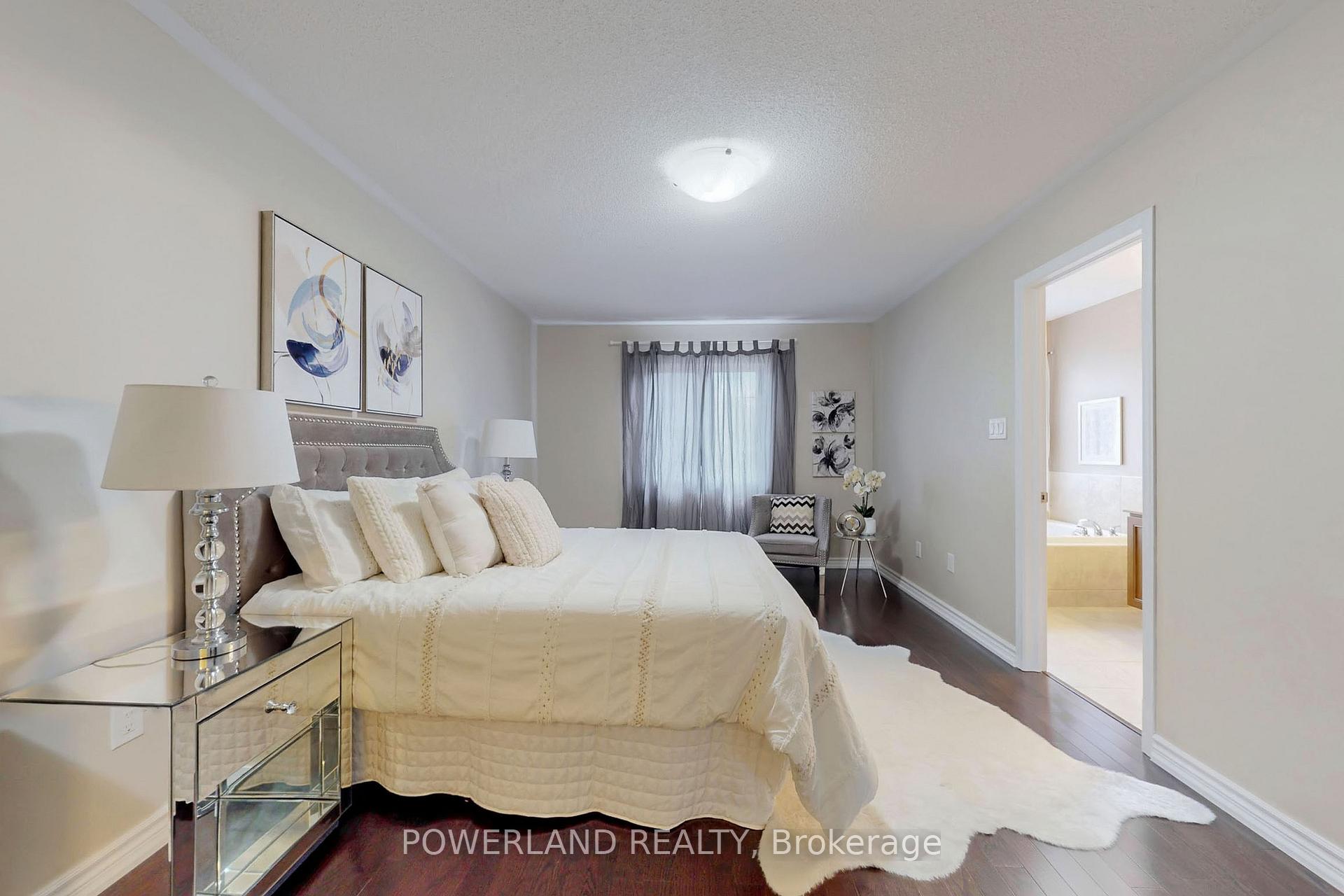 Photo 20 of 111 Spruce Pine Crescent, Vaughan, Patterson — HOMEH