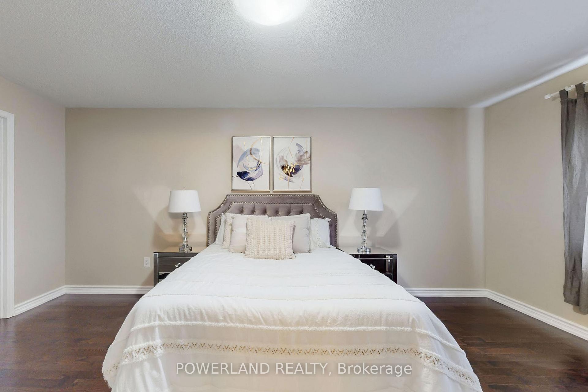 Photo 21 of 111 Spruce Pine Crescent, Vaughan, Patterson — HOMEH