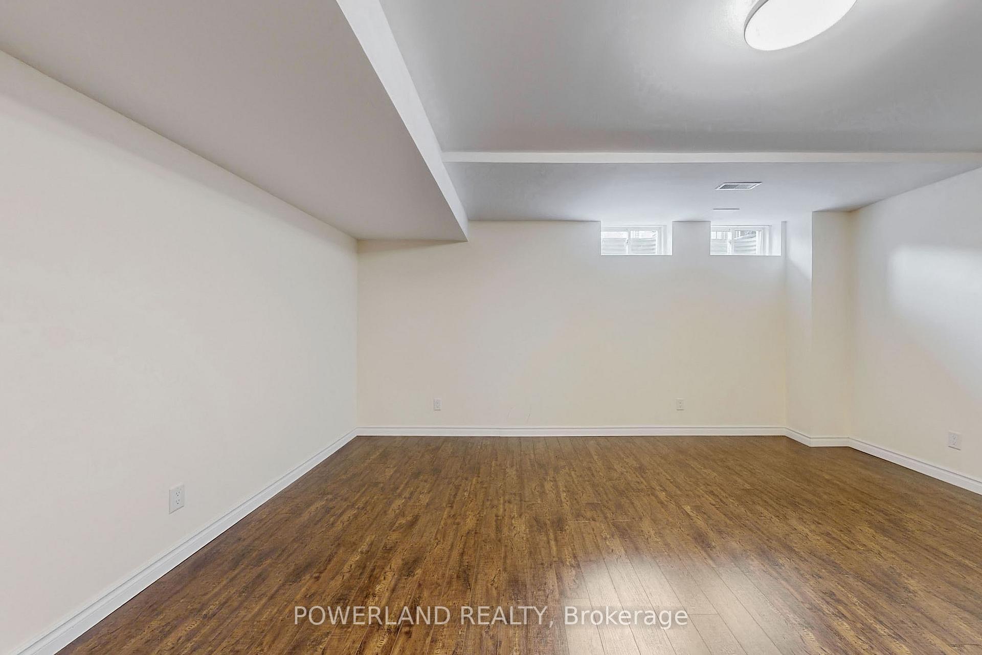 Photo 34 of 111 Spruce Pine Crescent, Vaughan, Patterson — HOMEH