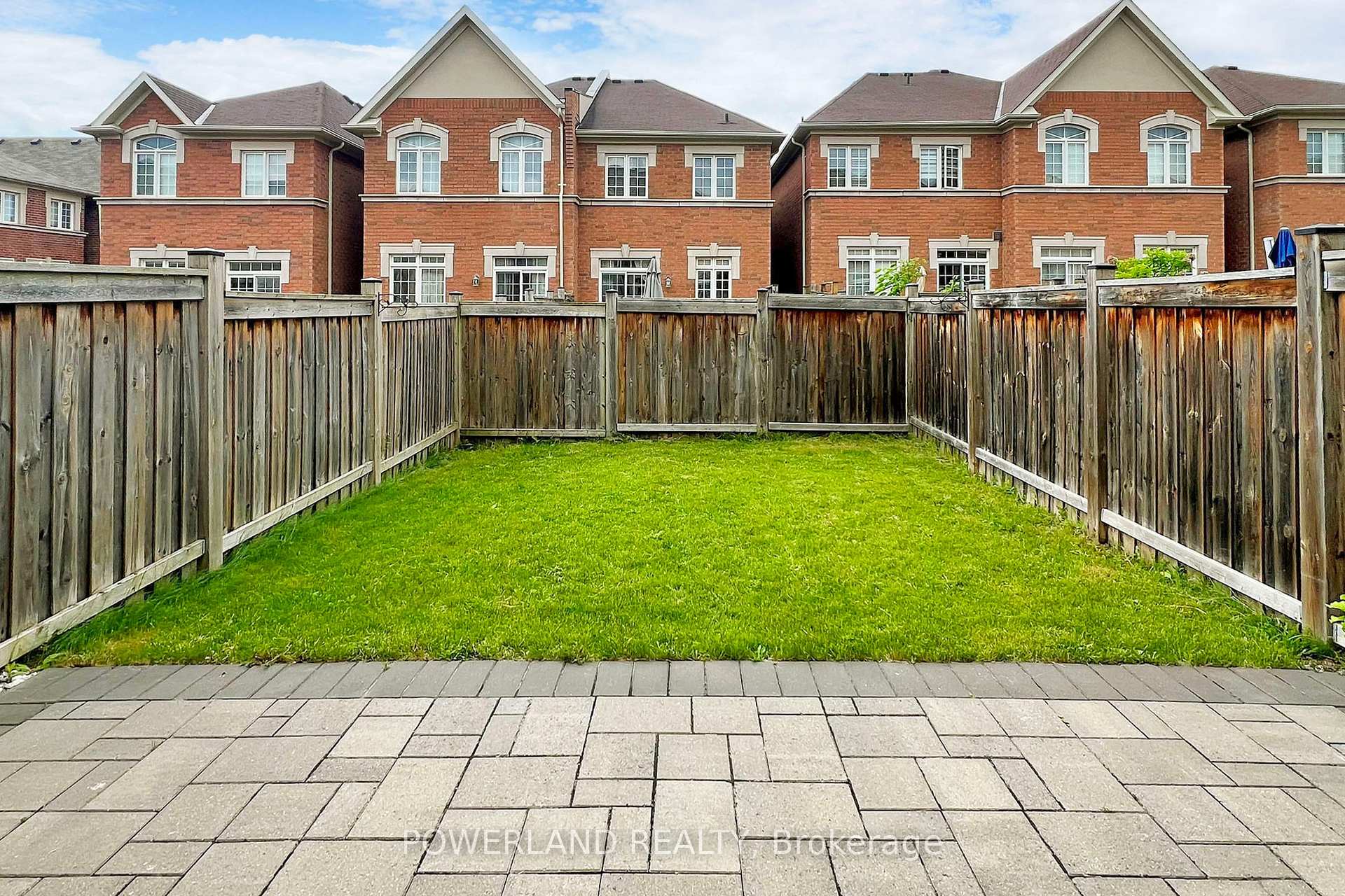 Photo 35 of 111 Spruce Pine Crescent, Vaughan, Patterson — HOMEH