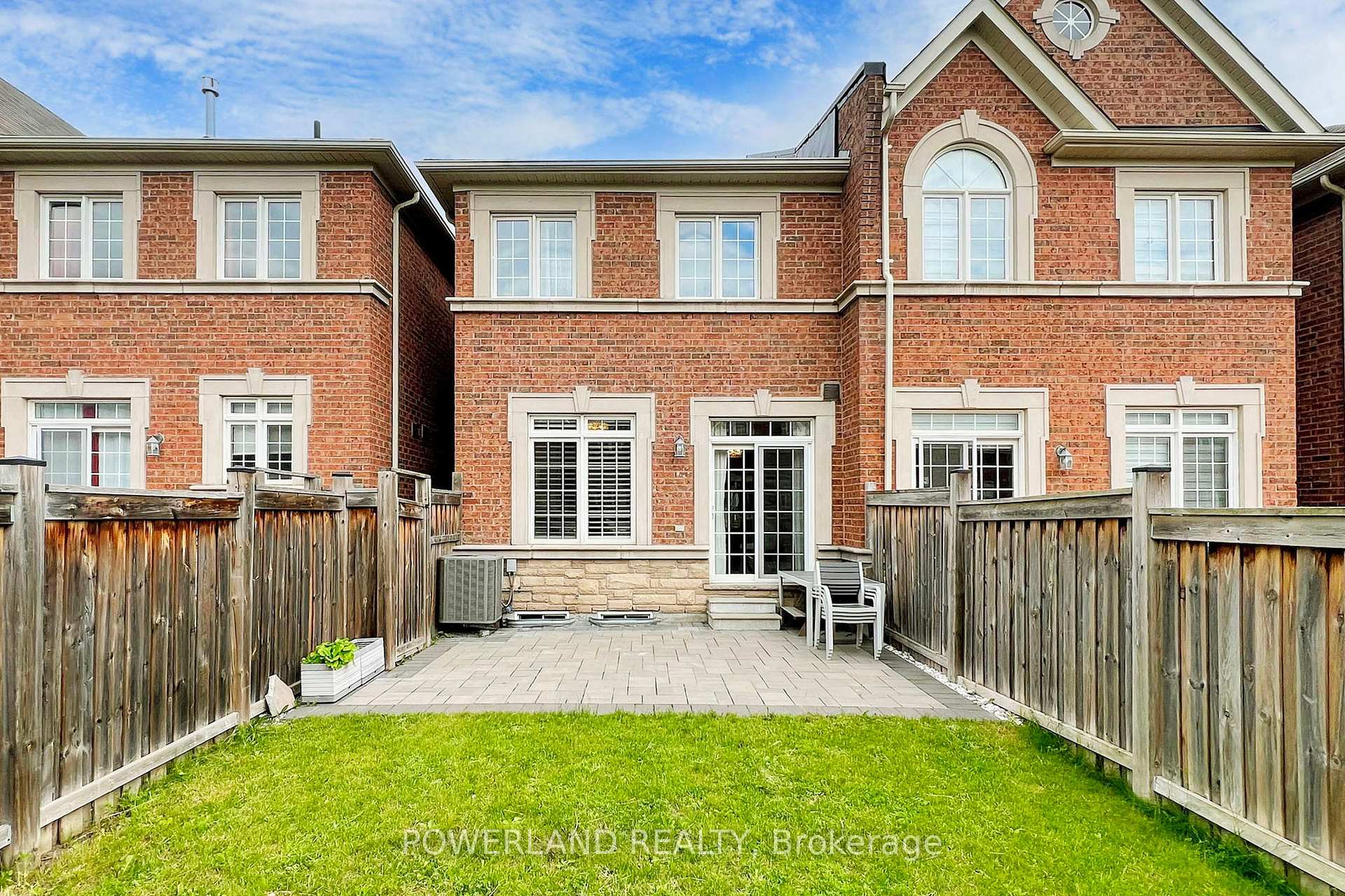 Photo 37 of 111 Spruce Pine Crescent, Vaughan, Patterson — HOMEH