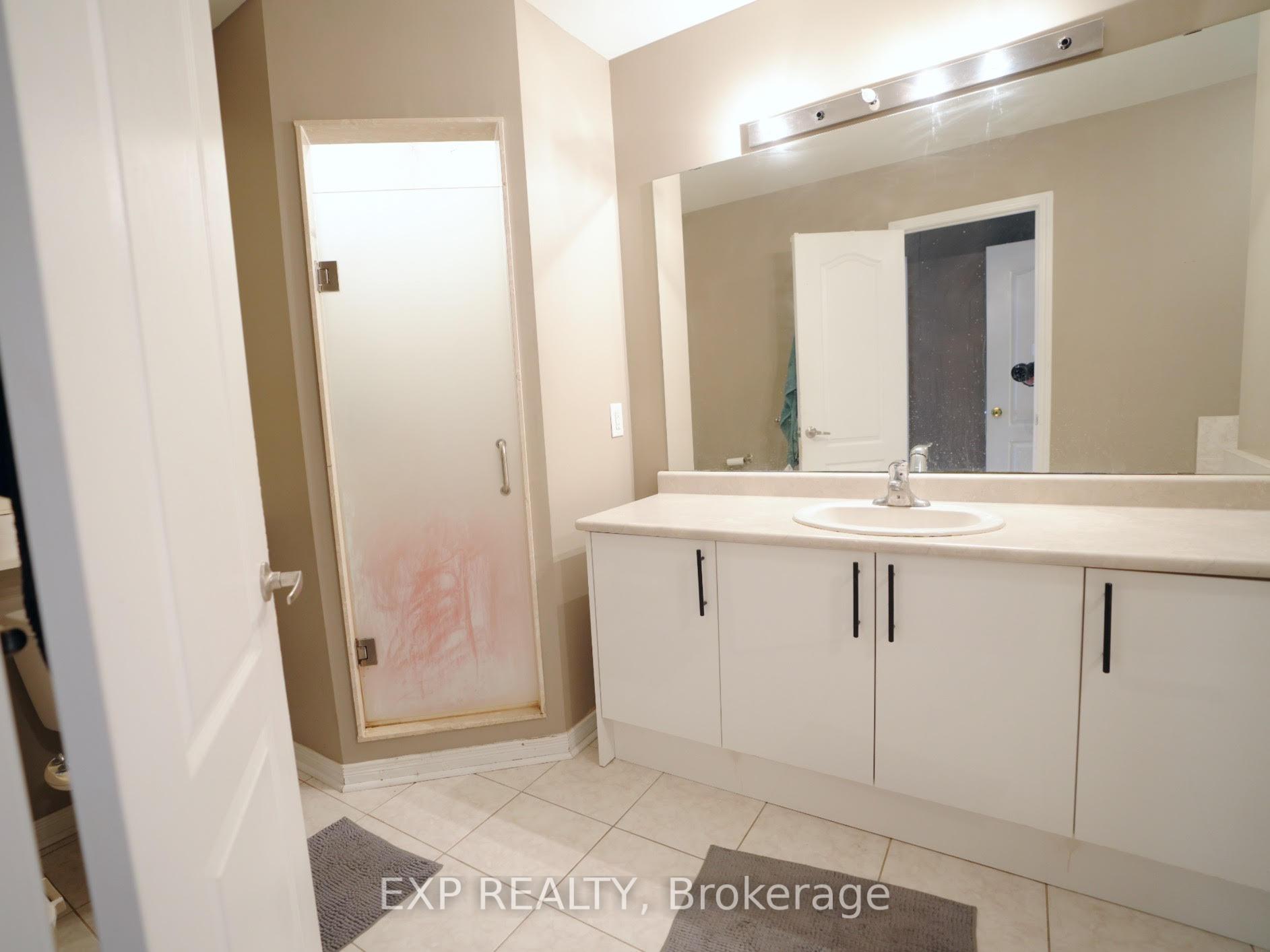 Photo 15 of 16 Coranto Way, Vaughan, Vellore Village — HOMEH