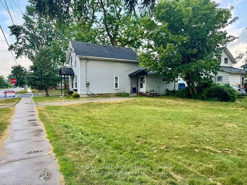 Photo 20 of 822 St. Mary's Street, Peterborough, Otonabee Ward 1 — HOMEH