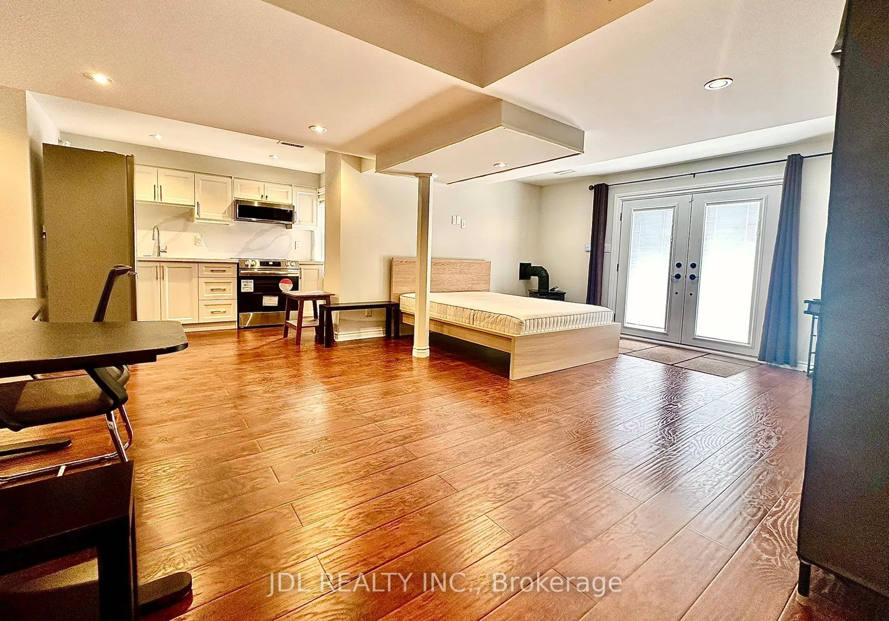 Photo 2 of Unit Walkout Basement, 32 Bestview Crescent, Vaughan, Maple — HOMEH