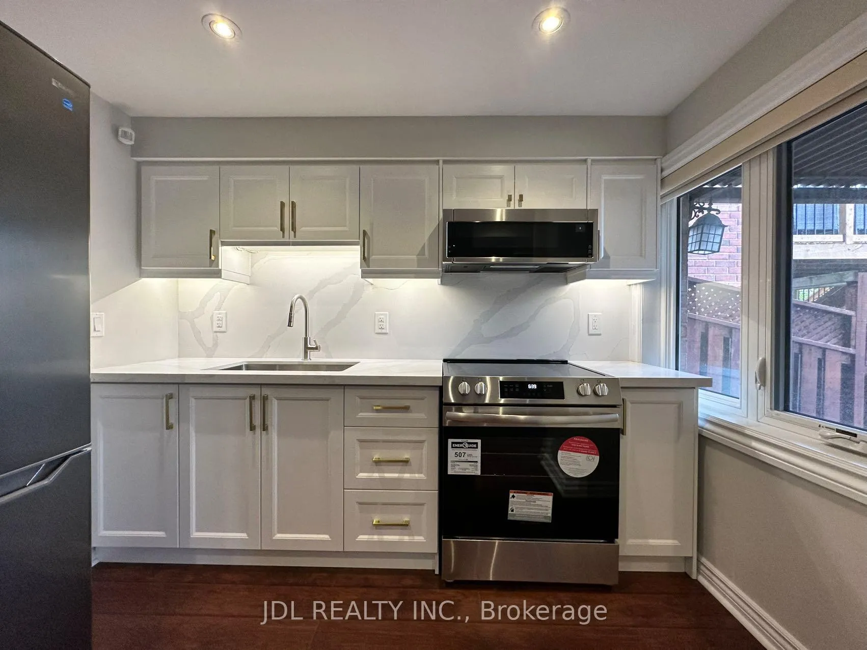 Photo 3 of Unit Walkout Basement, 32 Bestview Crescent, Vaughan, Maple — HOMEH