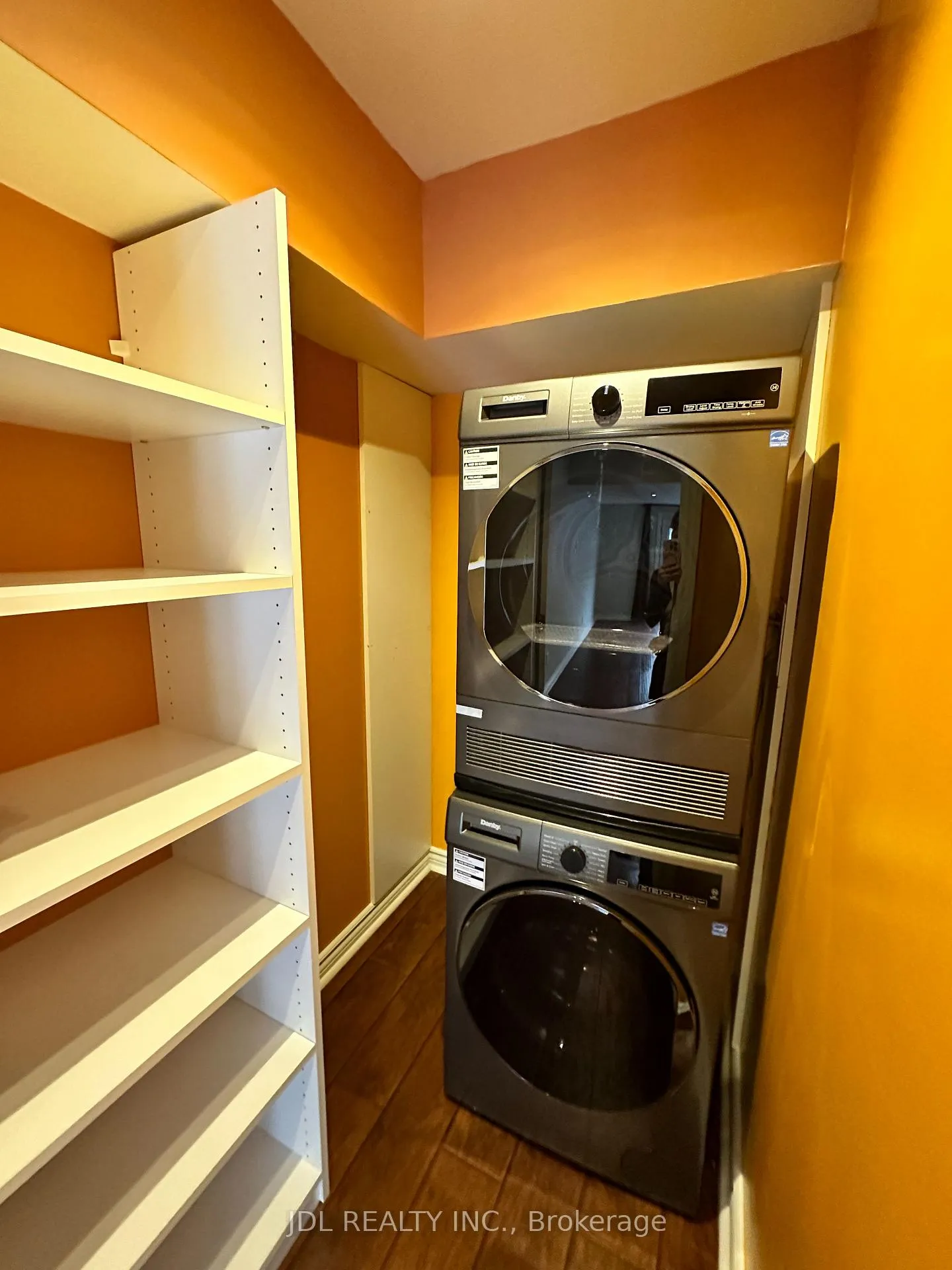 Photo 6 of Unit Walkout Basement, 32 Bestview Crescent, Vaughan, Maple — HOMEH
