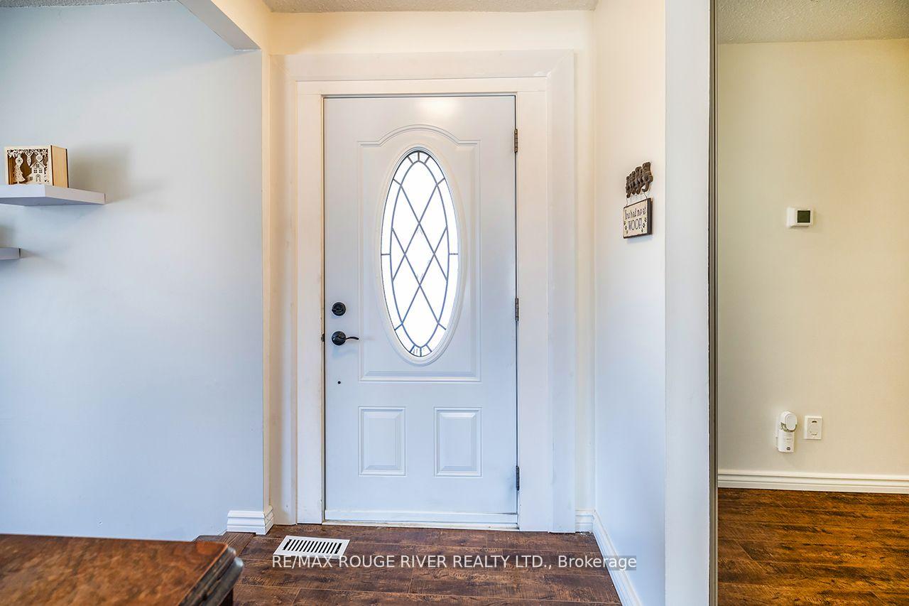 Photo 3 of 1367 Everglades Drive, Oshawa, Samac — HOMEH