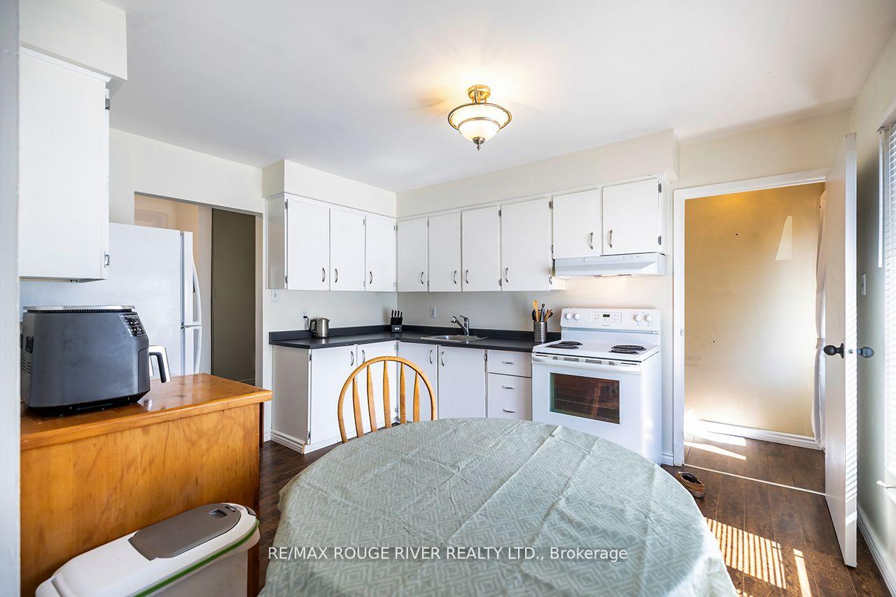 Photo 5 of 1367 Everglades Drive, Oshawa, Samac — HOMEH