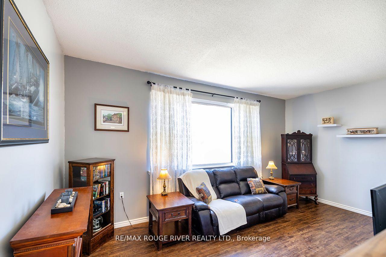 Photo 9 of 1367 Everglades Drive, Oshawa, Samac — HOMEH