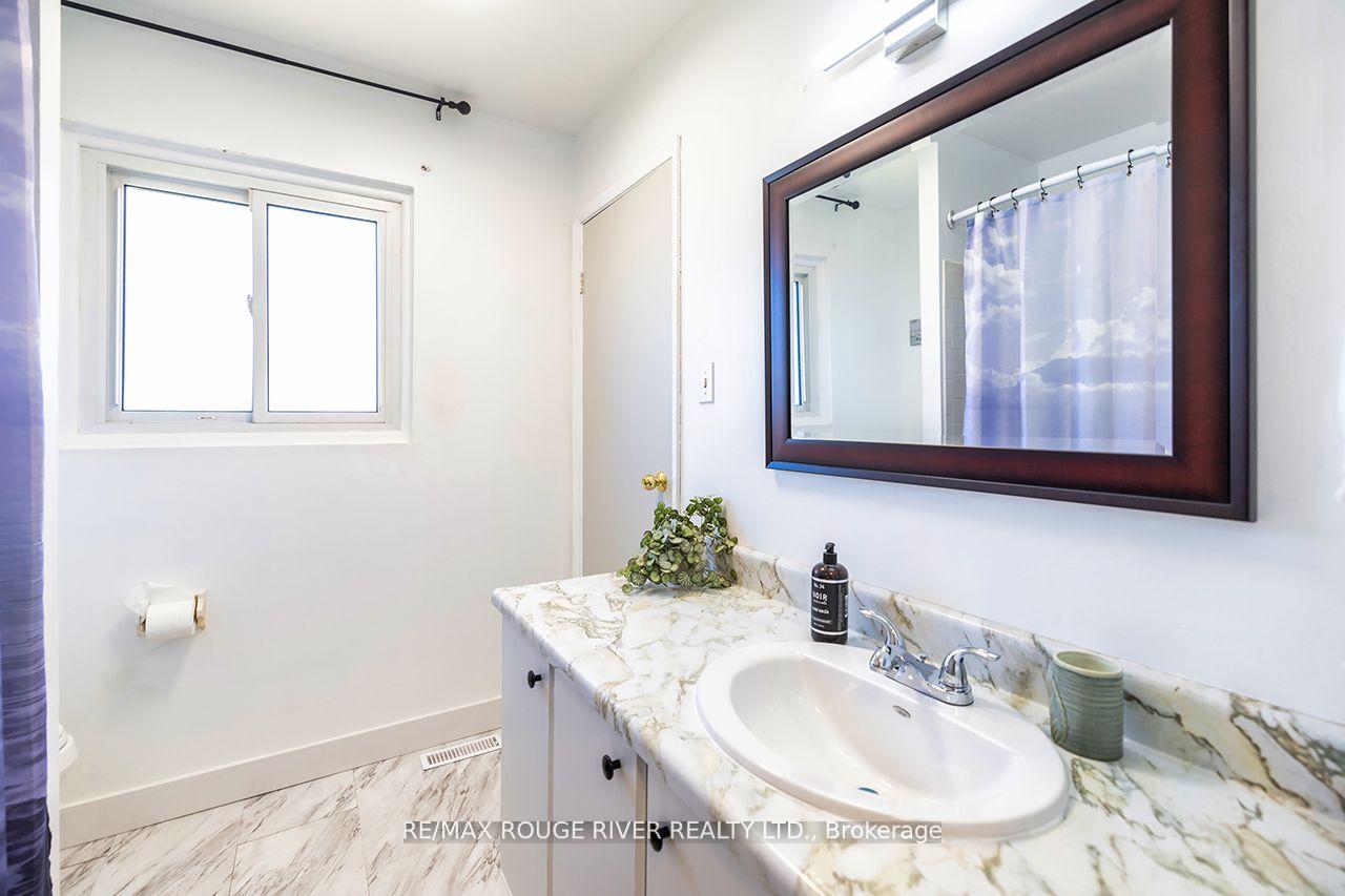 Photo 11 of 1367 Everglades Drive, Oshawa, Samac — HOMEH