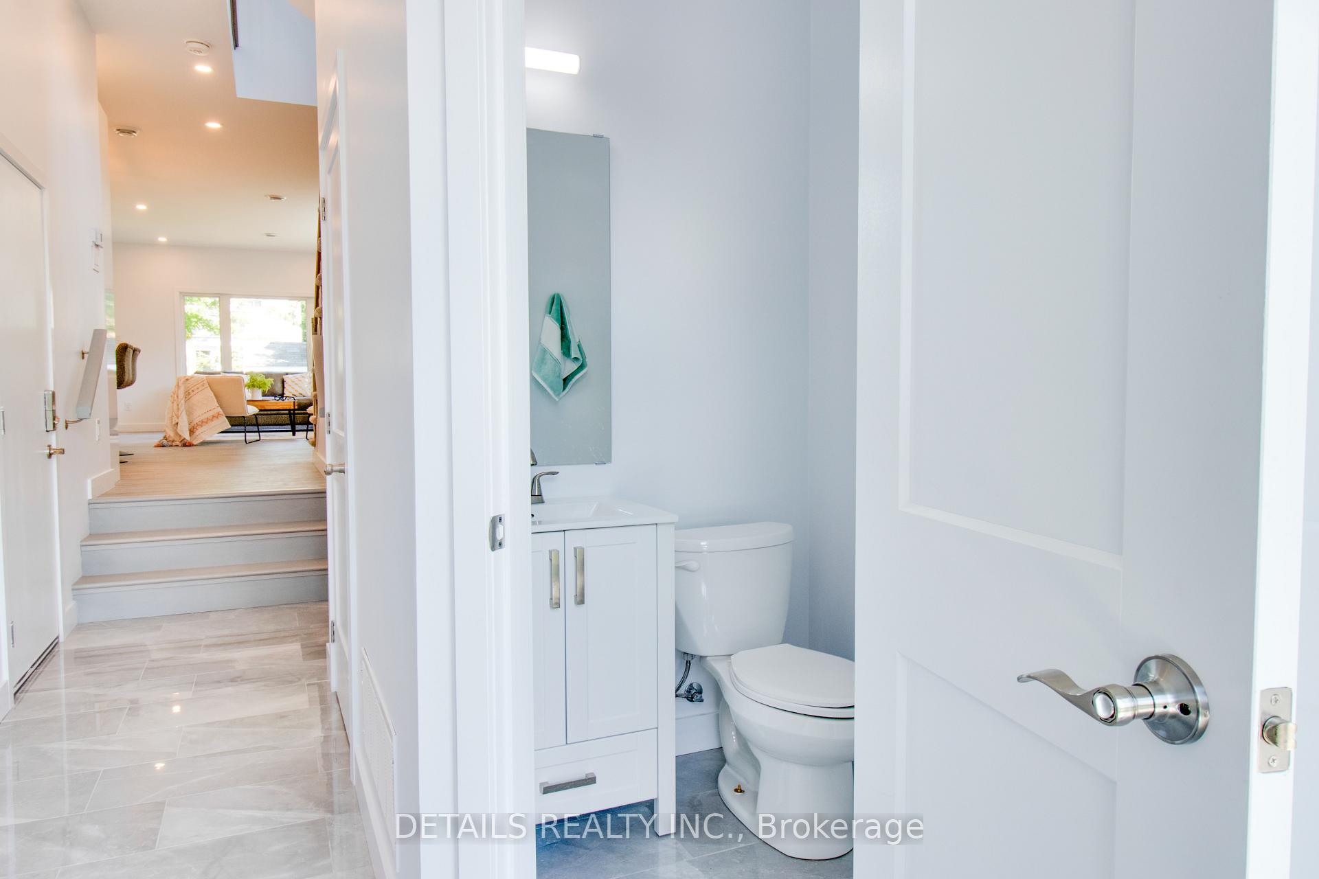 Photo 5 of Unit A, 828 Maplewood Avenue, Ottawa, Queensway Terrace North — HOMEH