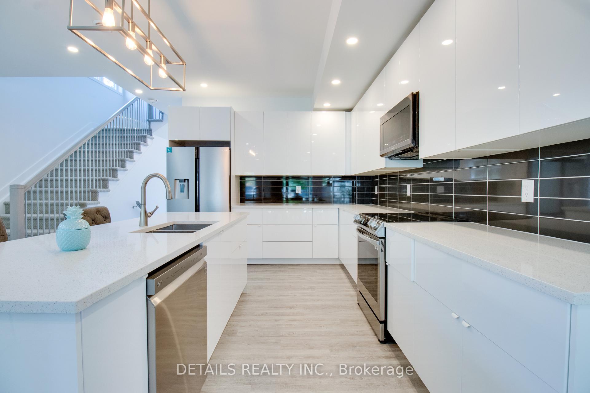 Photo 18 of Unit A, 828 Maplewood Avenue, Ottawa, Queensway Terrace North — HOMEH