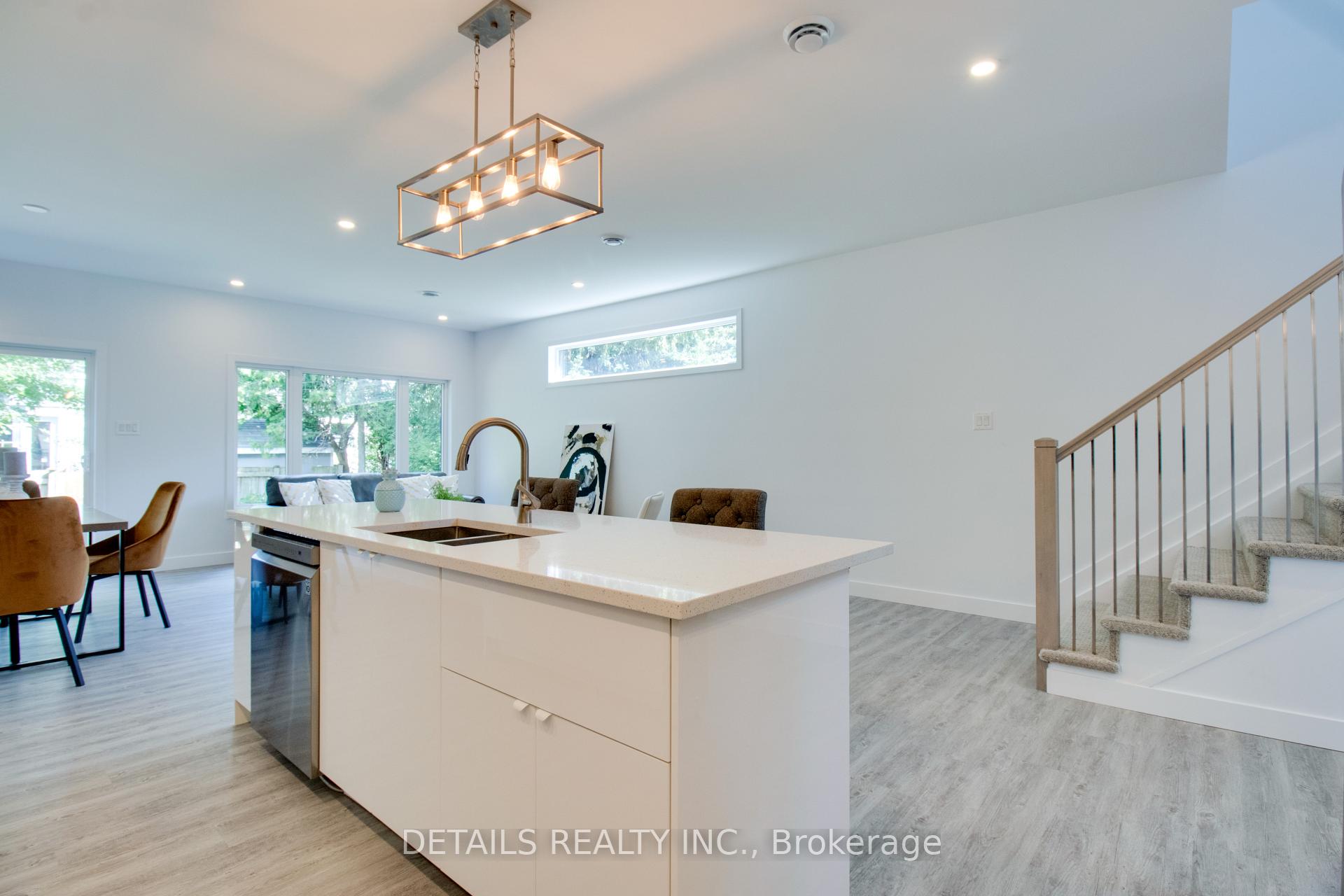 Photo 10 of Unit A, 828 Maplewood Avenue, Ottawa, Queensway Terrace North — HOMEH