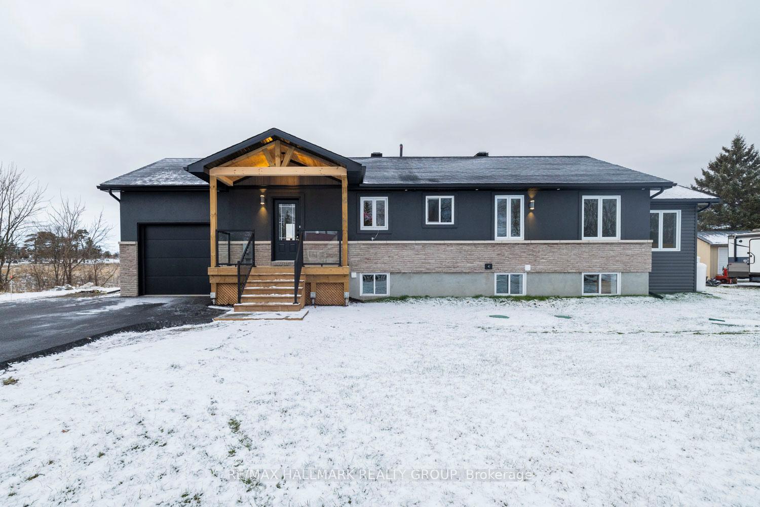 Photo 2 of 5020 Dunning Road, Ottawa, Sarsfield/Bearbrook — HOMEH