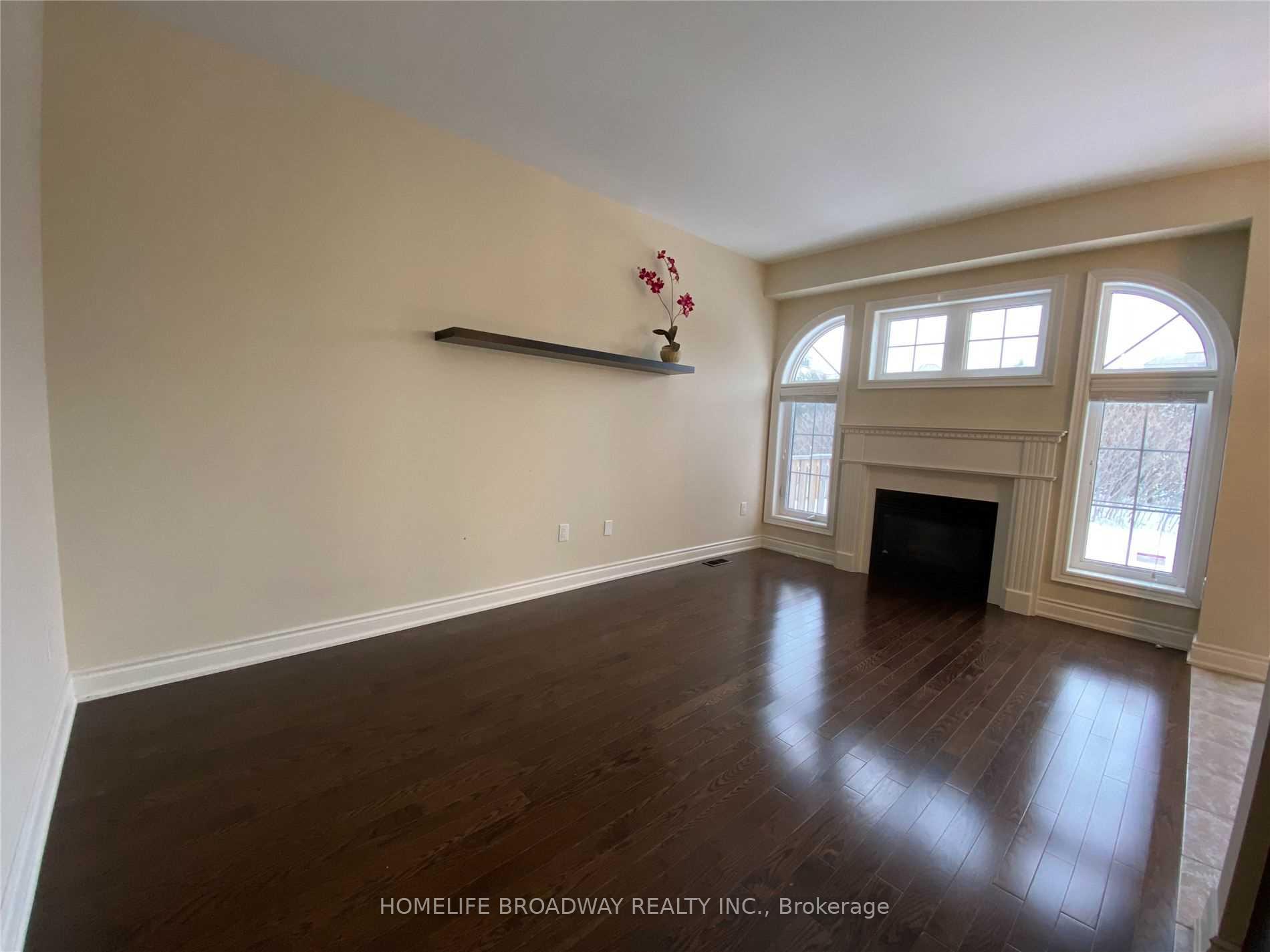 Photo 2 of 23 Nottingham Drive, Richmond Hill, Westbrook — HOMEH