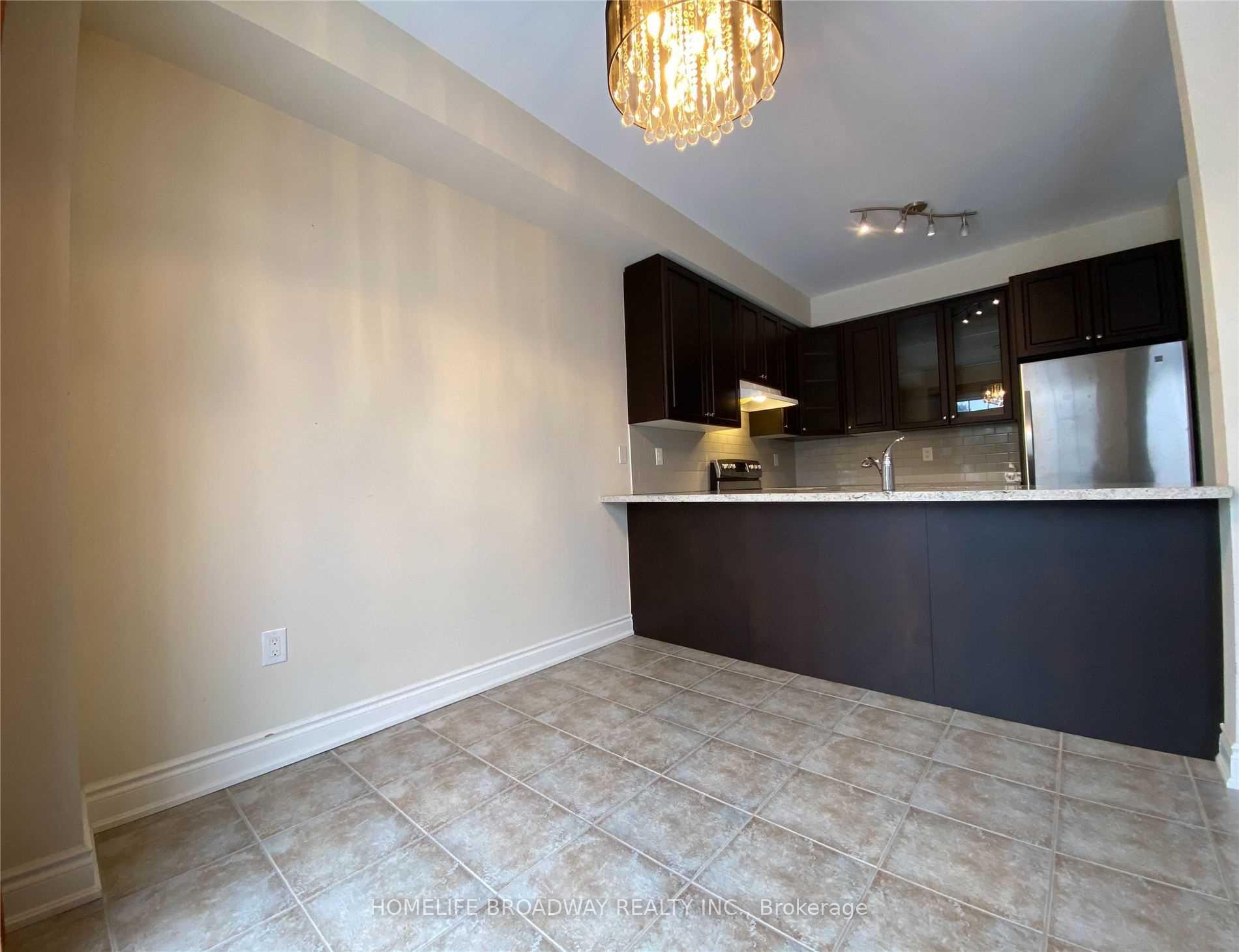 Photo 3 of 23 Nottingham Drive, Richmond Hill, Westbrook — HOMEH