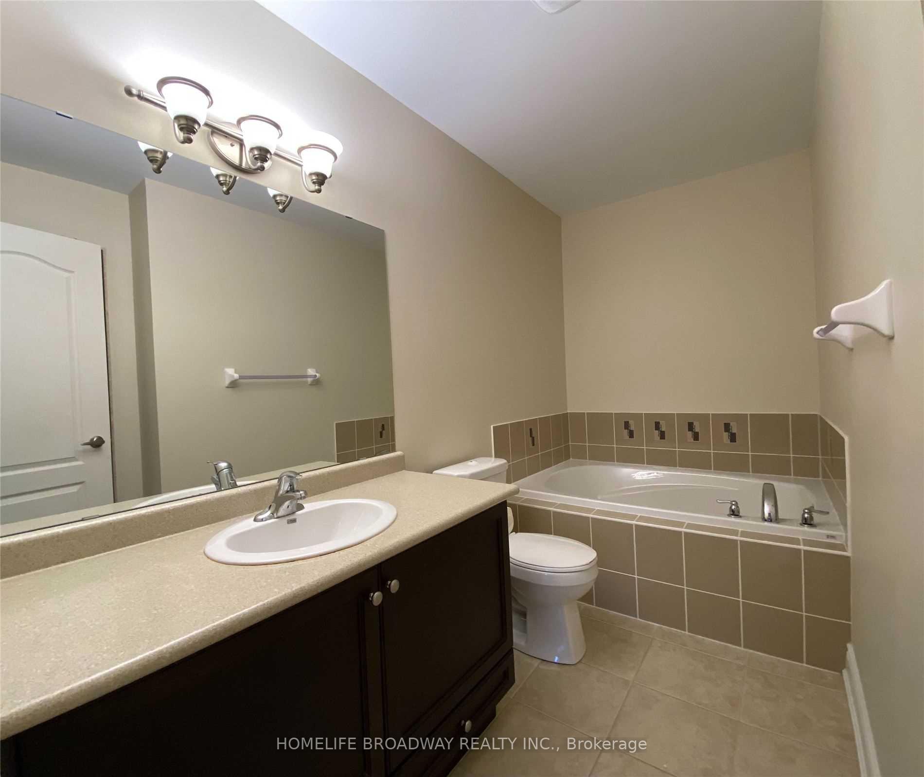 Photo 7 of 23 Nottingham Drive, Richmond Hill, Westbrook — HOMEH