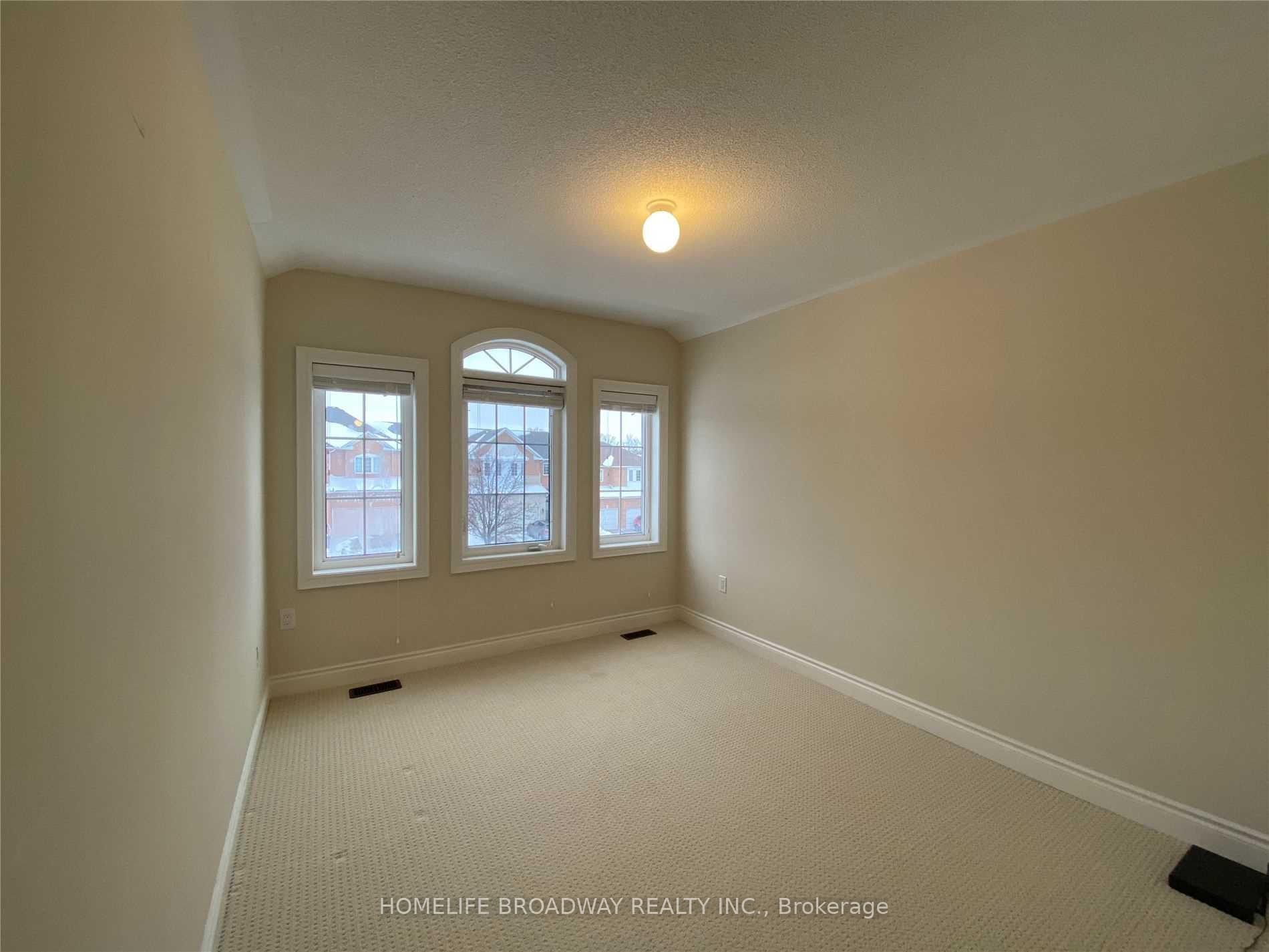 Photo 9 of 23 Nottingham Drive, Richmond Hill, Westbrook — HOMEH