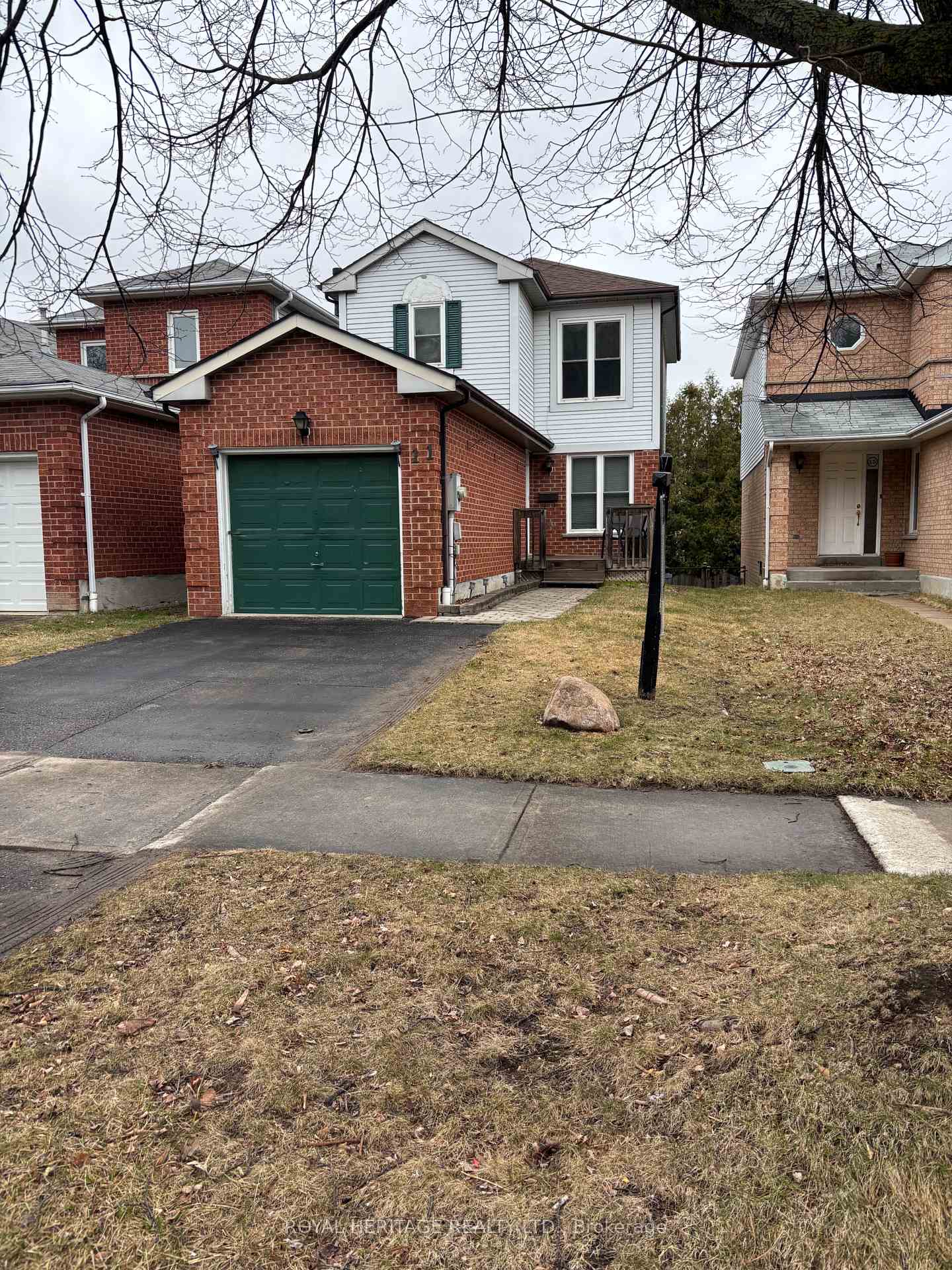 Photo 2 of 11 Teddington Crescent, Whitby, Pringle Creek — HOMEH