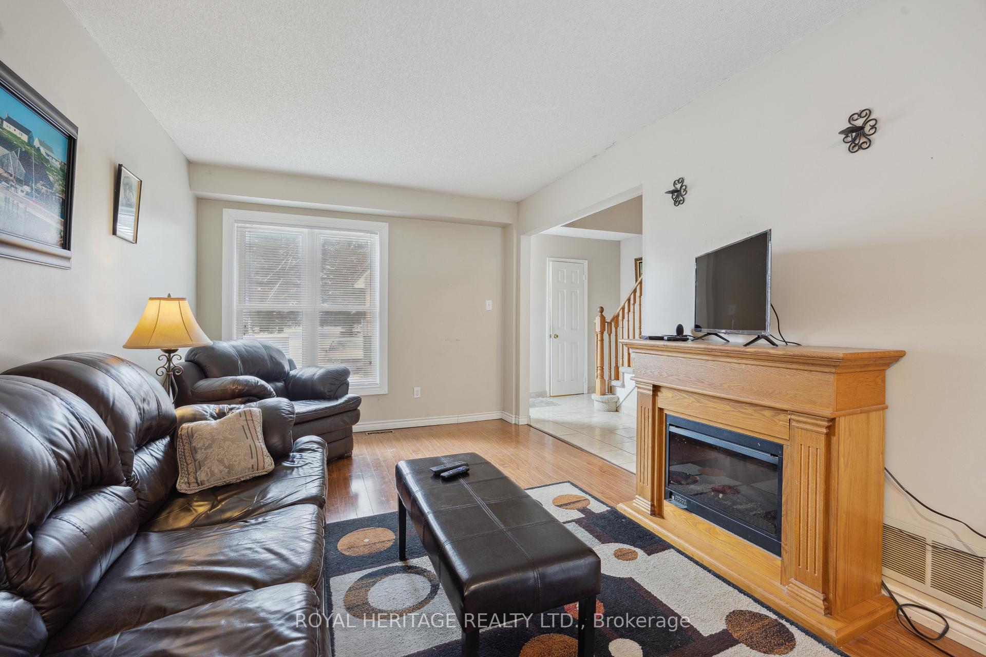 Photo 6 of 11 Teddington Crescent, Whitby, Pringle Creek — HOMEH