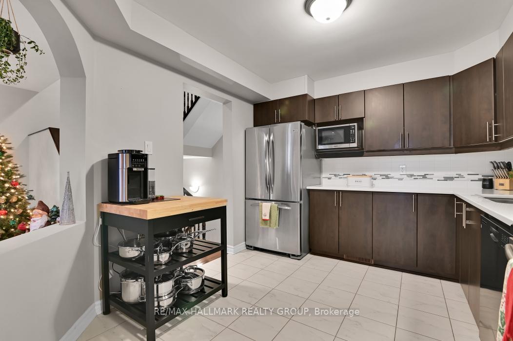Photo 8 of 116 Waterfern Way, Ottawa, Avalon East — HOMEH