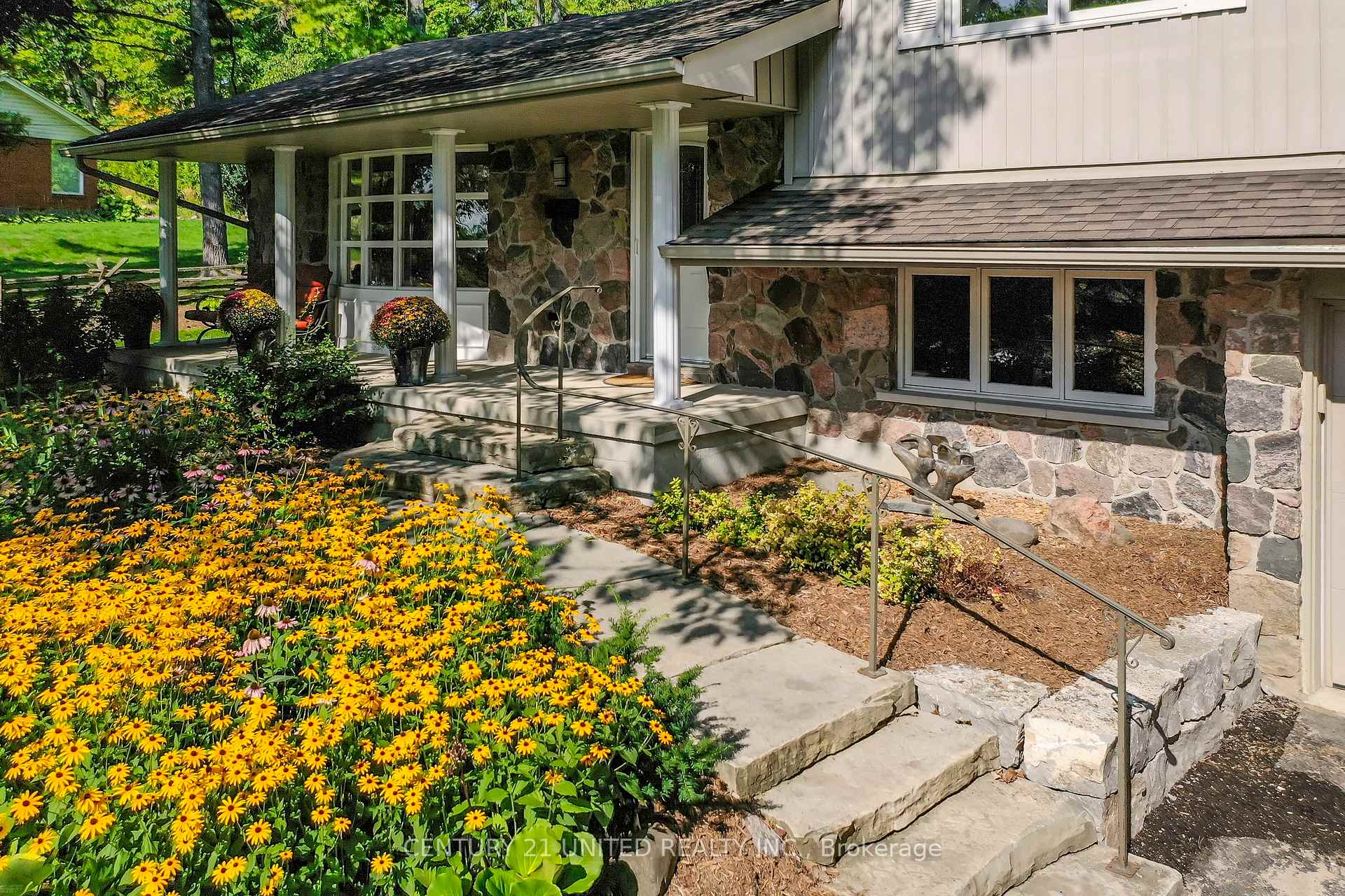 Photo 10 of 45 Crestwood Avenue, Peterborough, Monaghan Ward 2 — HOMEH
