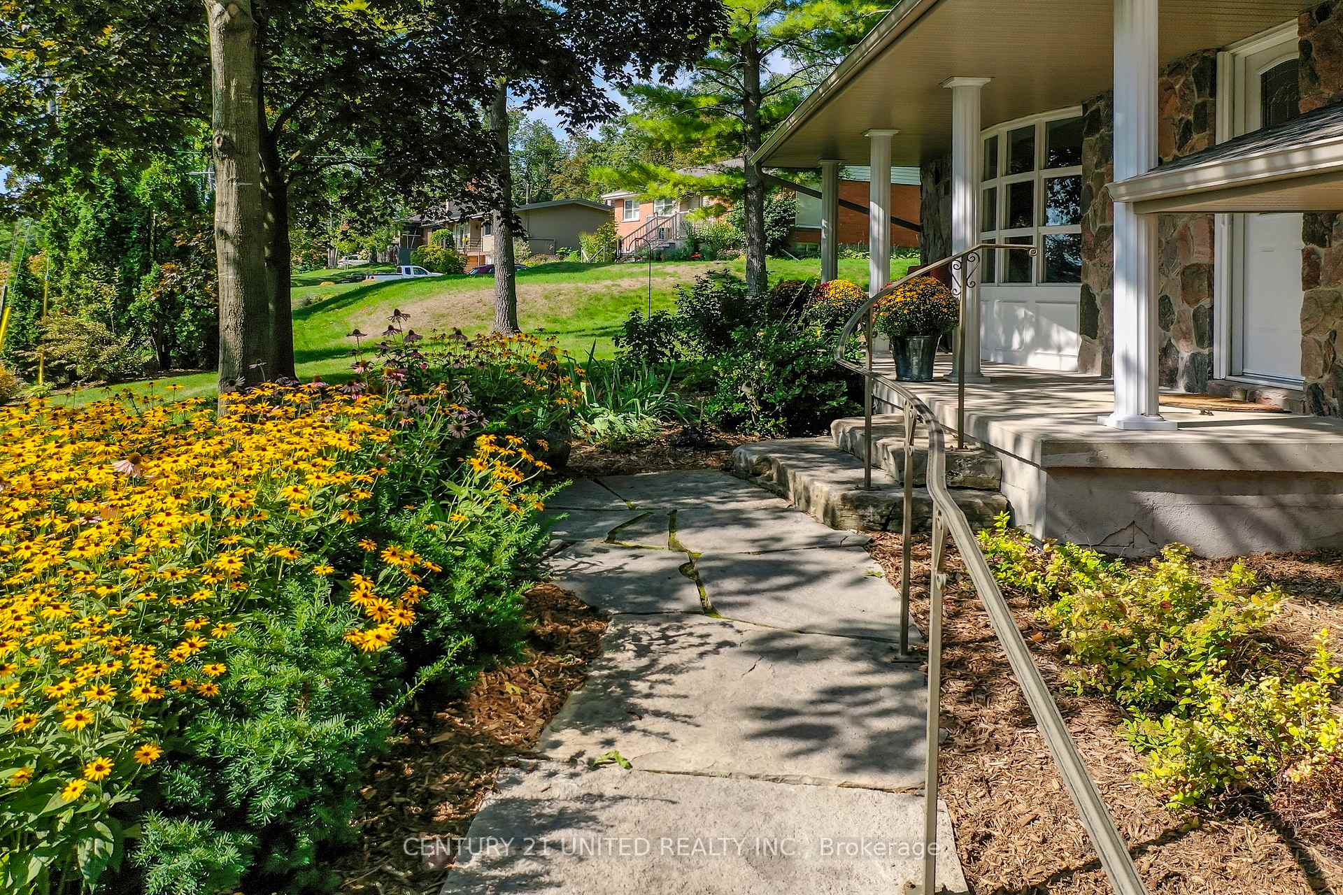 Photo 11 of 45 Crestwood Avenue, Peterborough, Monaghan Ward 2 — HOMEH