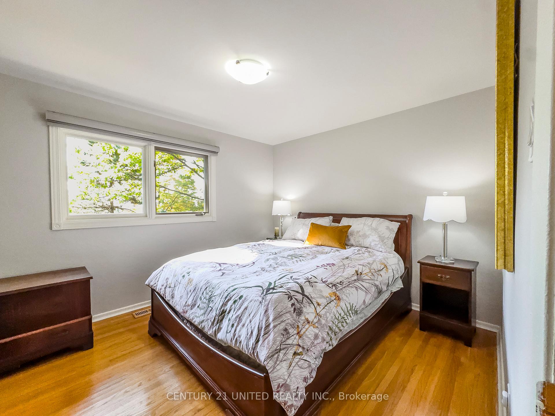 Photo 22 of 45 Crestwood Avenue, Peterborough, Monaghan Ward 2 — HOMEH