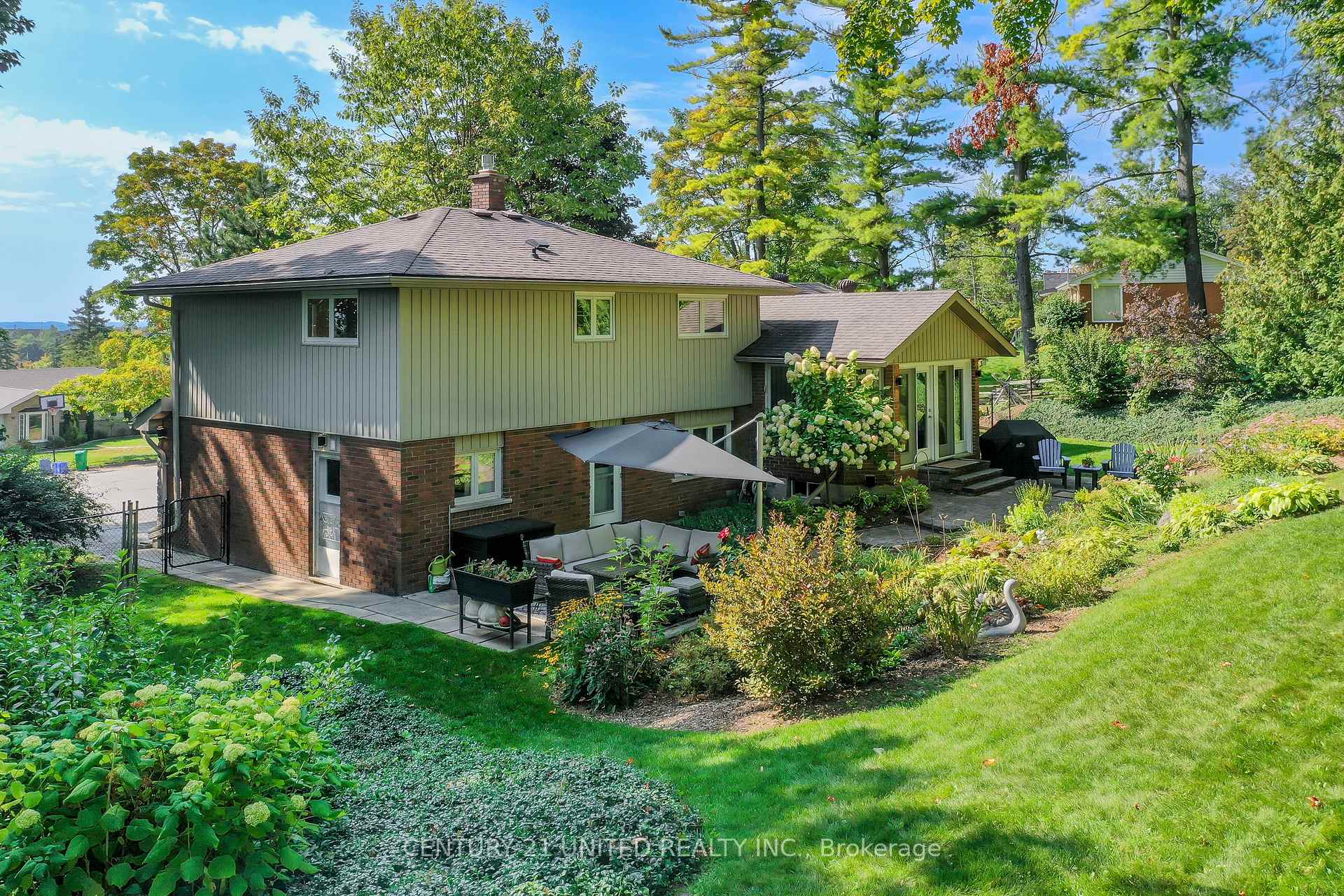Photo 38 of 45 Crestwood Avenue, Peterborough, Monaghan Ward 2 — HOMEH