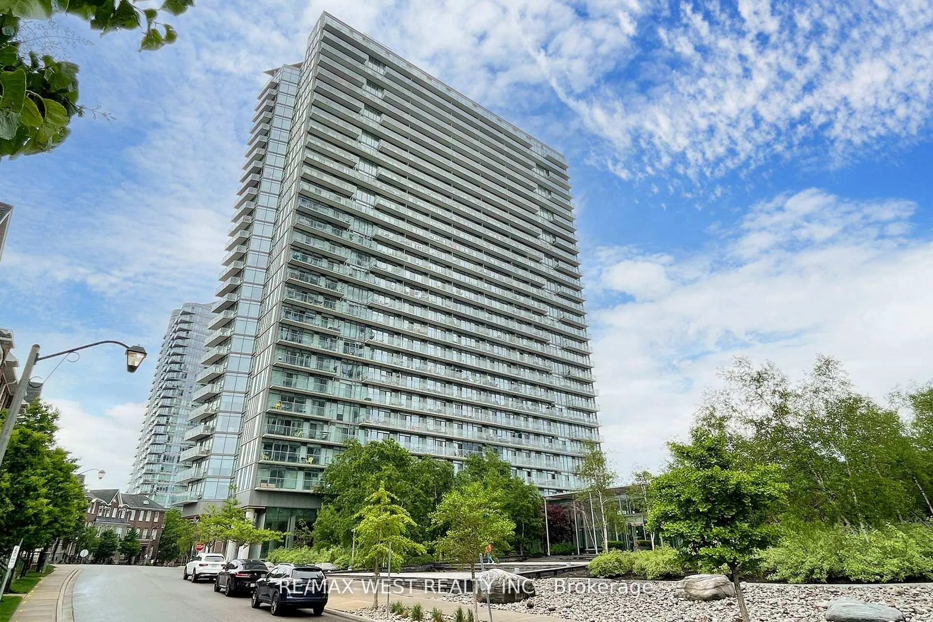 Photo 1 of Unit 813, 103 The Queensway, Toronto, High Park-Swansea — HOMEH