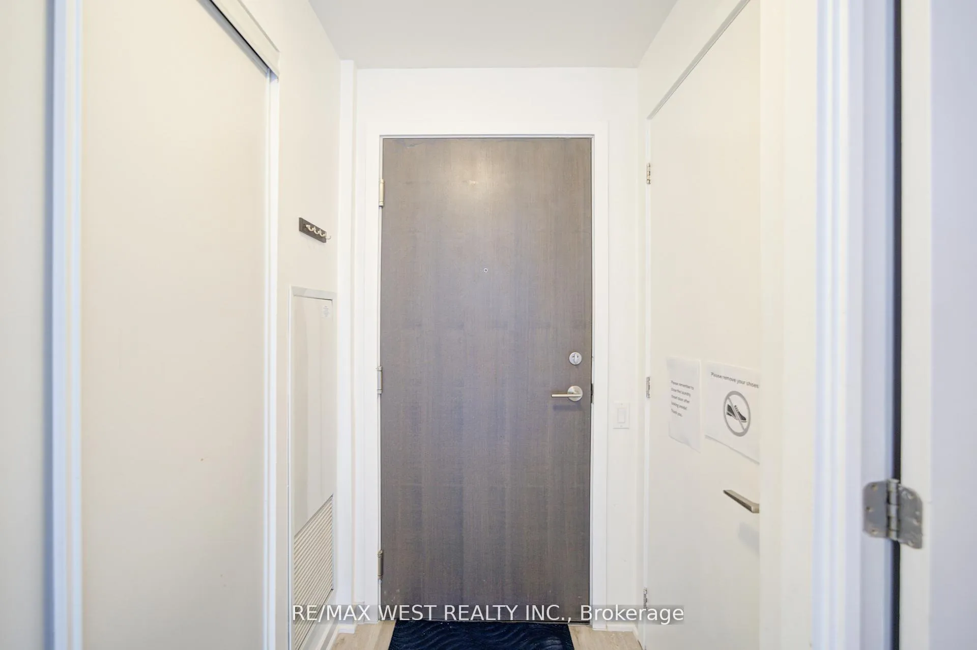 Photo 6 of Unit 813, 103 The Queensway, Toronto, High Park-Swansea — HOMEH