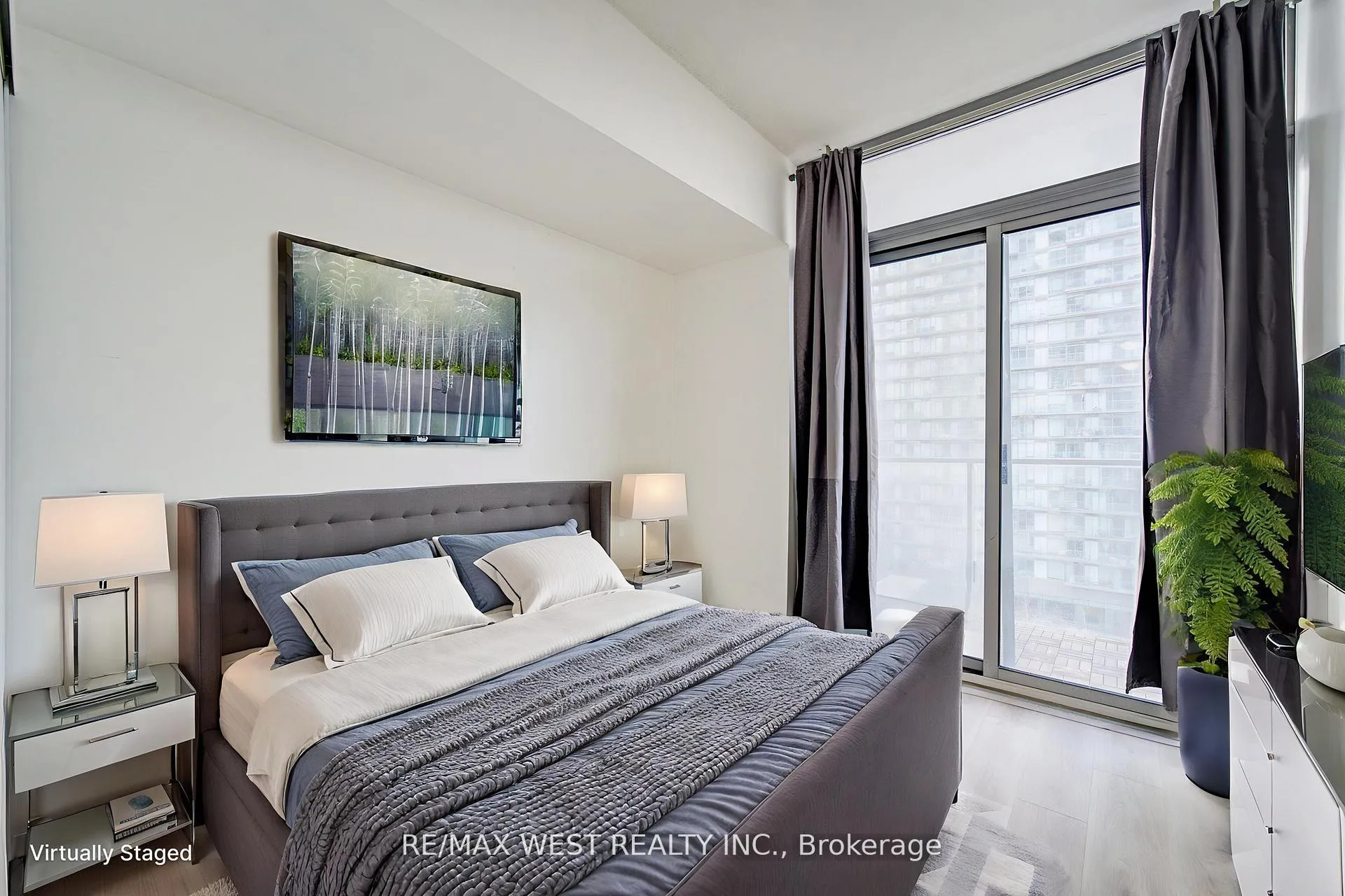 Photo 13 of Unit 813, 103 The Queensway, Toronto, High Park-Swansea — HOMEH