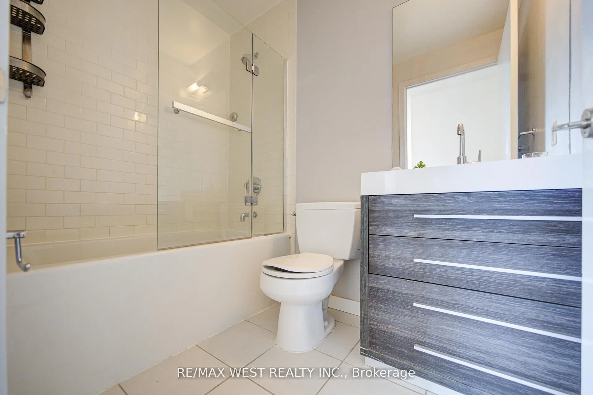 Photo 15 of Unit 813, 103 The Queensway, Toronto, High Park-Swansea — HOMEH