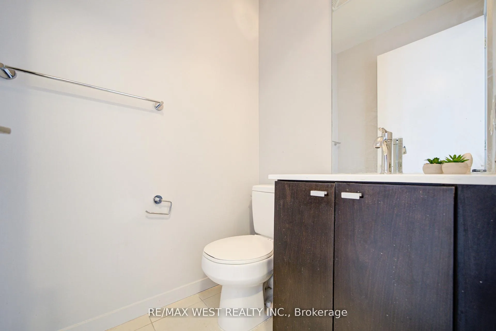 Photo 16 of Unit 813, 103 The Queensway, Toronto, High Park-Swansea — HOMEH