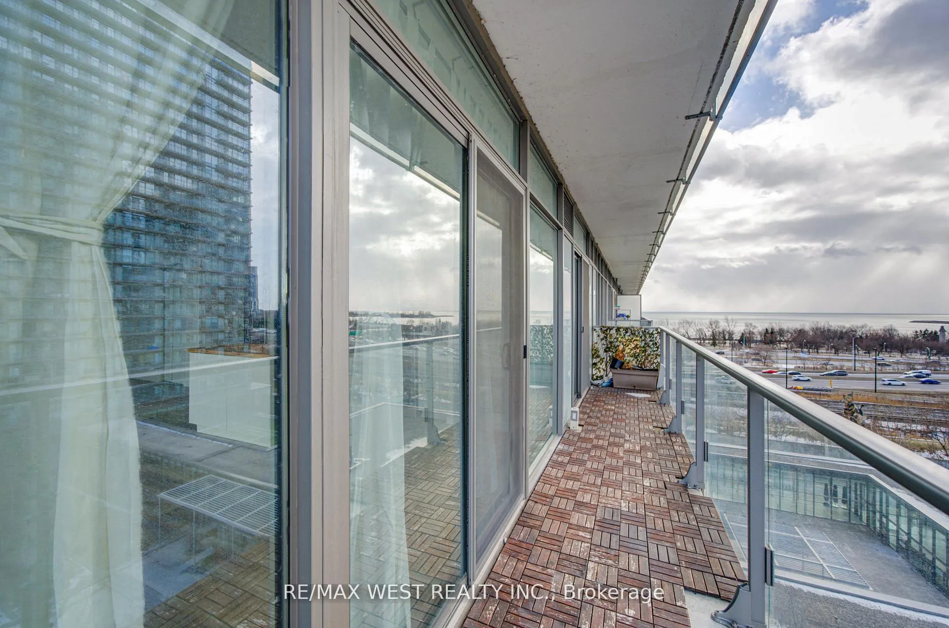 Photo 20 of Unit 813, 103 The Queensway, Toronto, High Park-Swansea — HOMEH